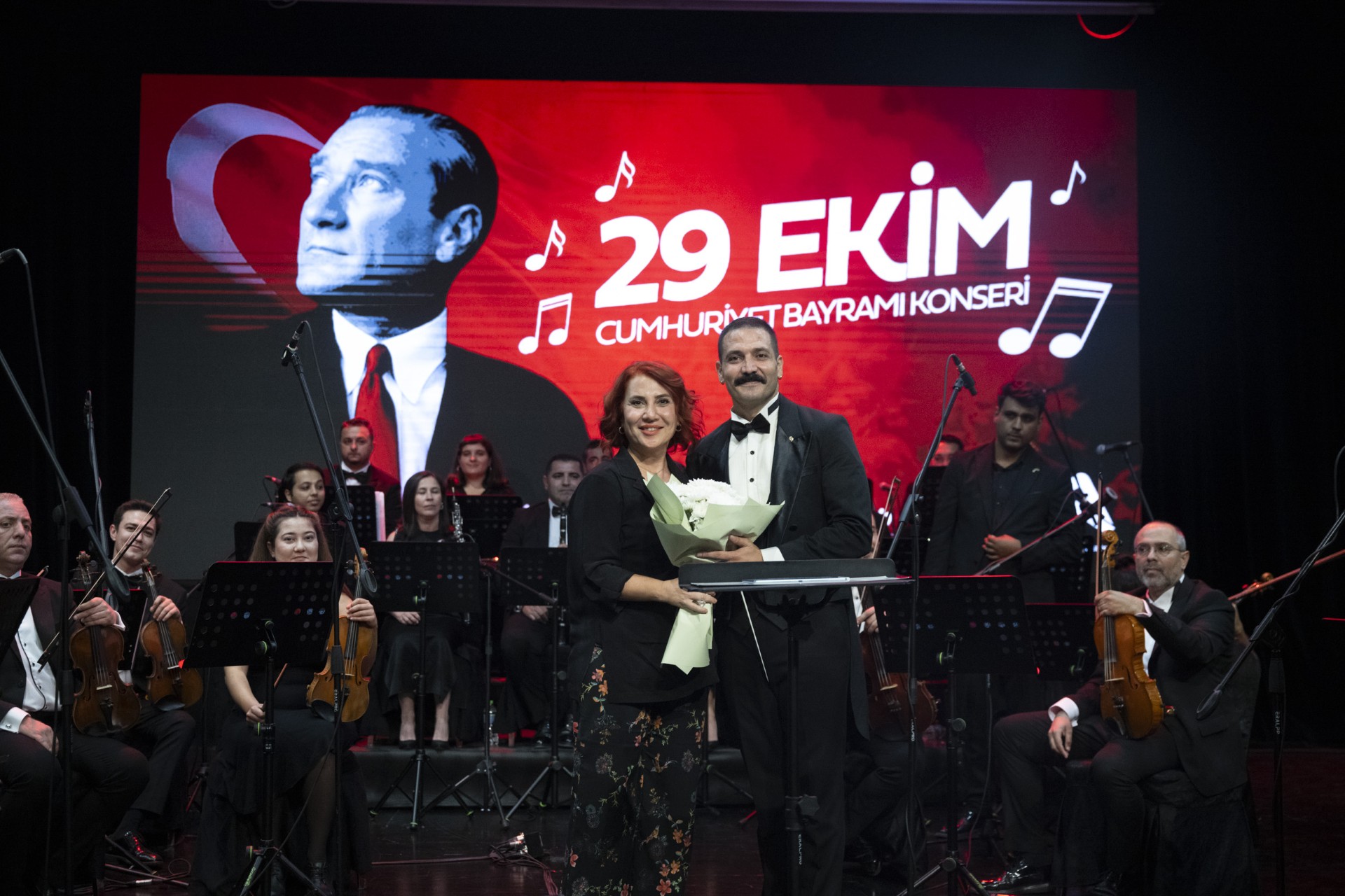 Thumbnail Kent Orkestrasi’ndan Unutulmaz 29 Eki̇m Cumhuri̇yet Bayrami Konseri̇ (4)