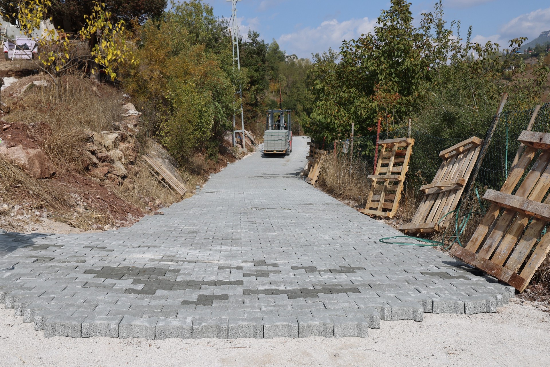 Thumbnail Kilit Parke Yol Çalışması (3)