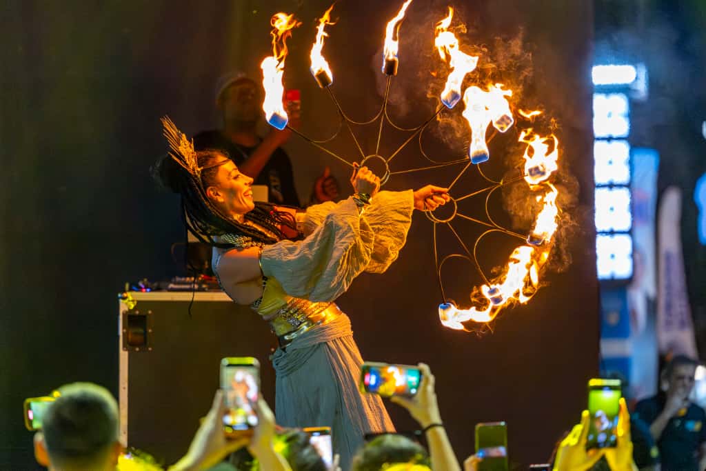 Thumbnail Kushimoto Sokak Sanatçıları Festivali Bu Yıl Da On Binlerce Kişiyi Ağırladı (6)