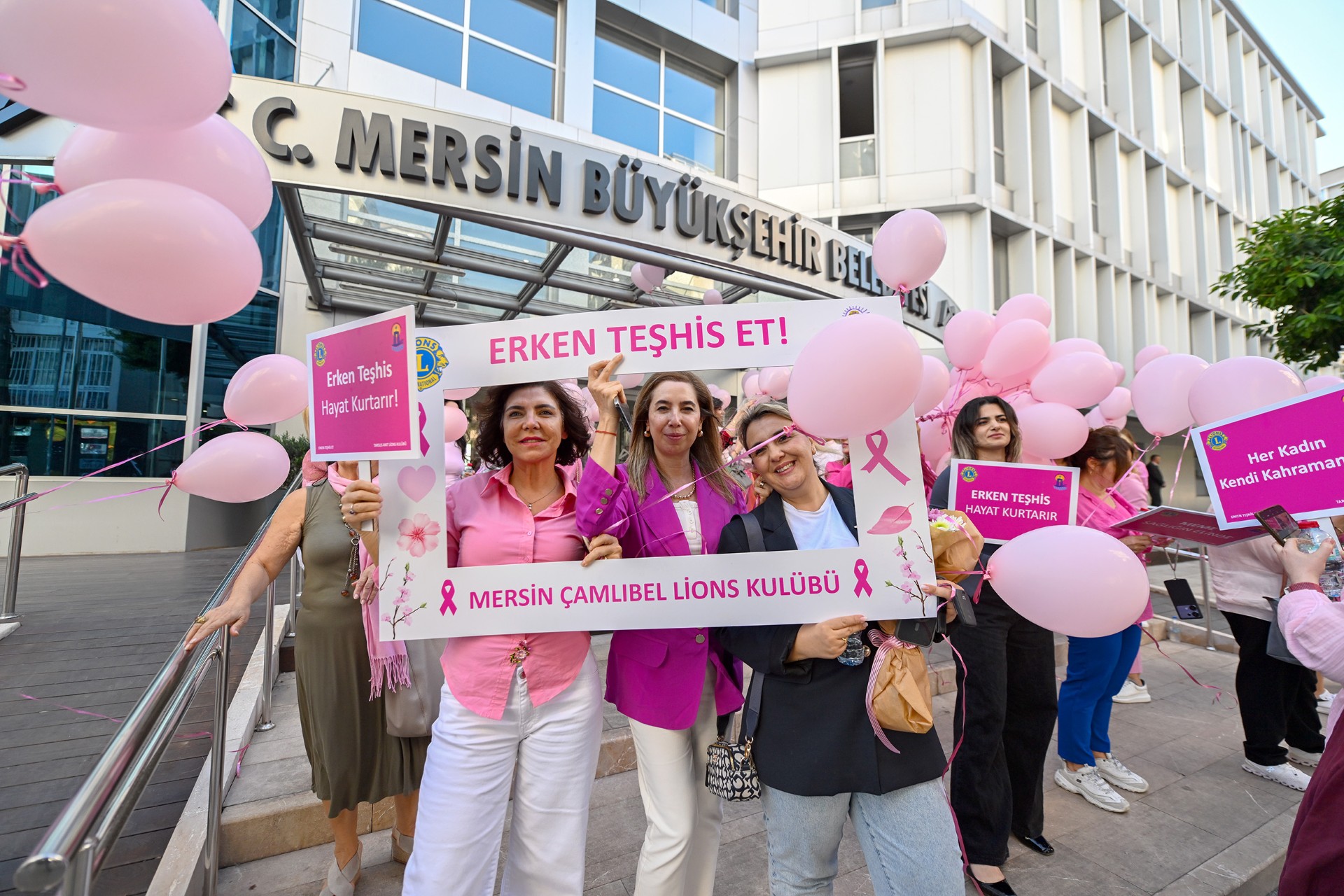 Thumbnail Mersi̇n Büyükşehi̇r Personeli̇ne Meme Kanseri̇ Farkindalik Etki̇nli̇ği̇ (6)