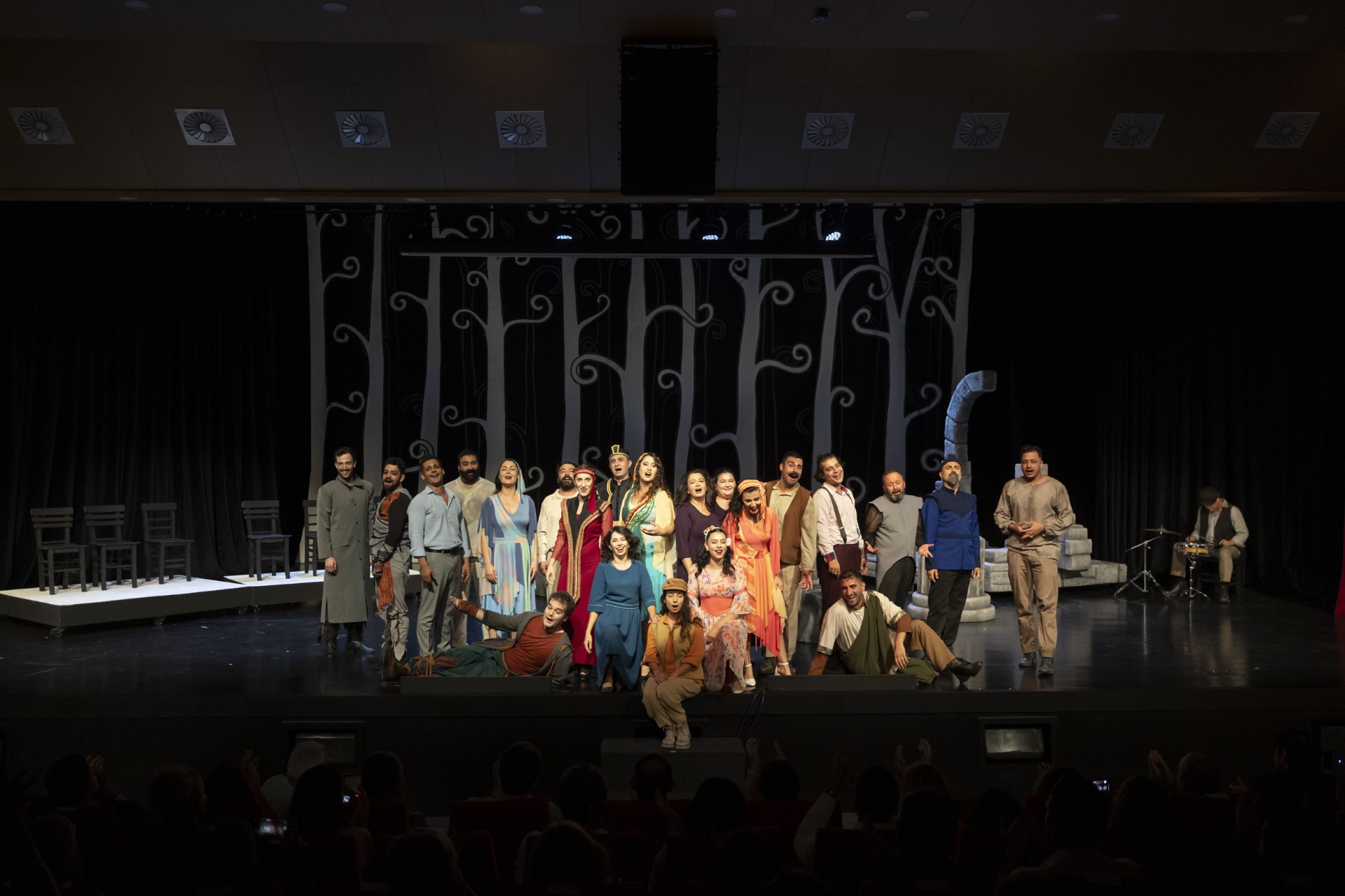 Thumbnail Mersi̇n Şehi̇r Ti̇yatrosu 25. Sezonuna ‘Bahar Noktasi’yla Masalsi Bi̇r Başlangiç Yapti (5)