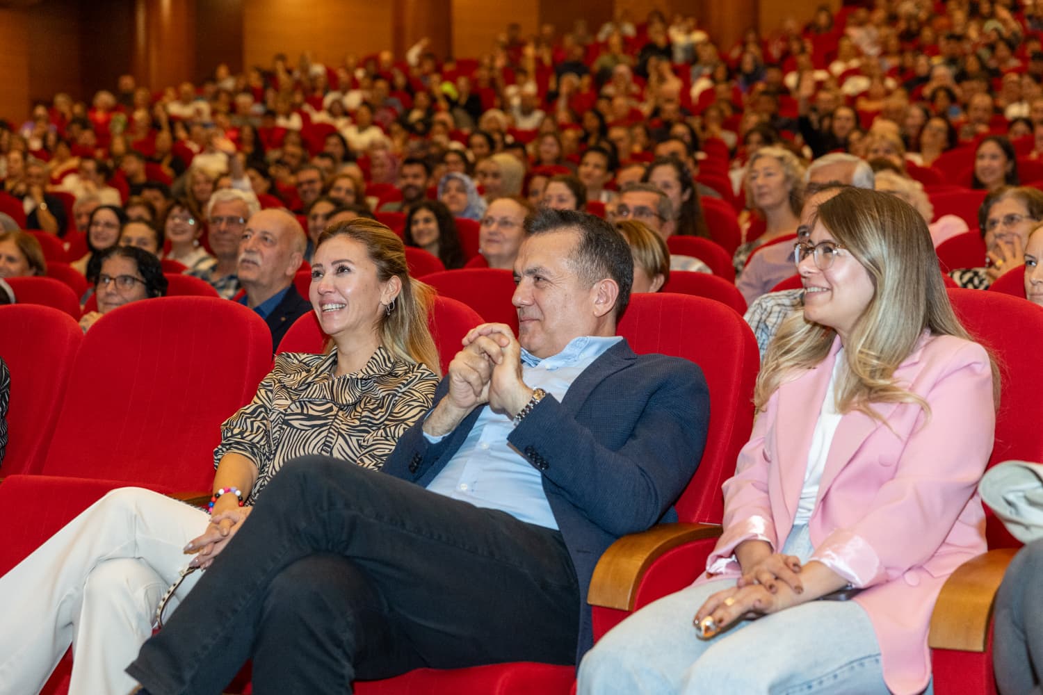 5. Yenişehir Komedi Oyunları Festivali Binlerce Sanatseveri Ağırladı (4)