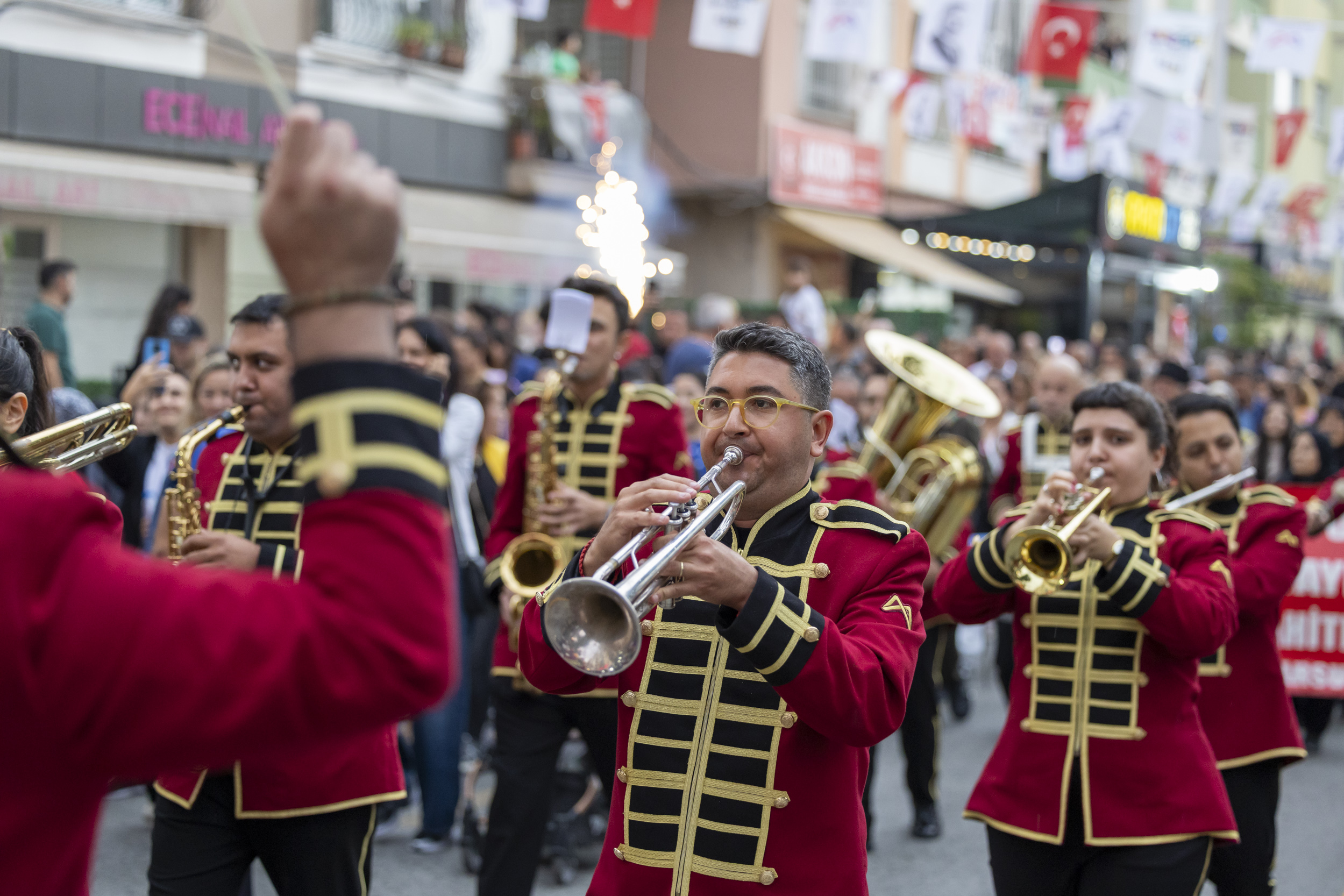 Mersi̇n Büyükşehi̇r’den, Medeni̇yetleri̇n Buluşma Noktasi Tarsus’a Yakişir Festi̇val (2)