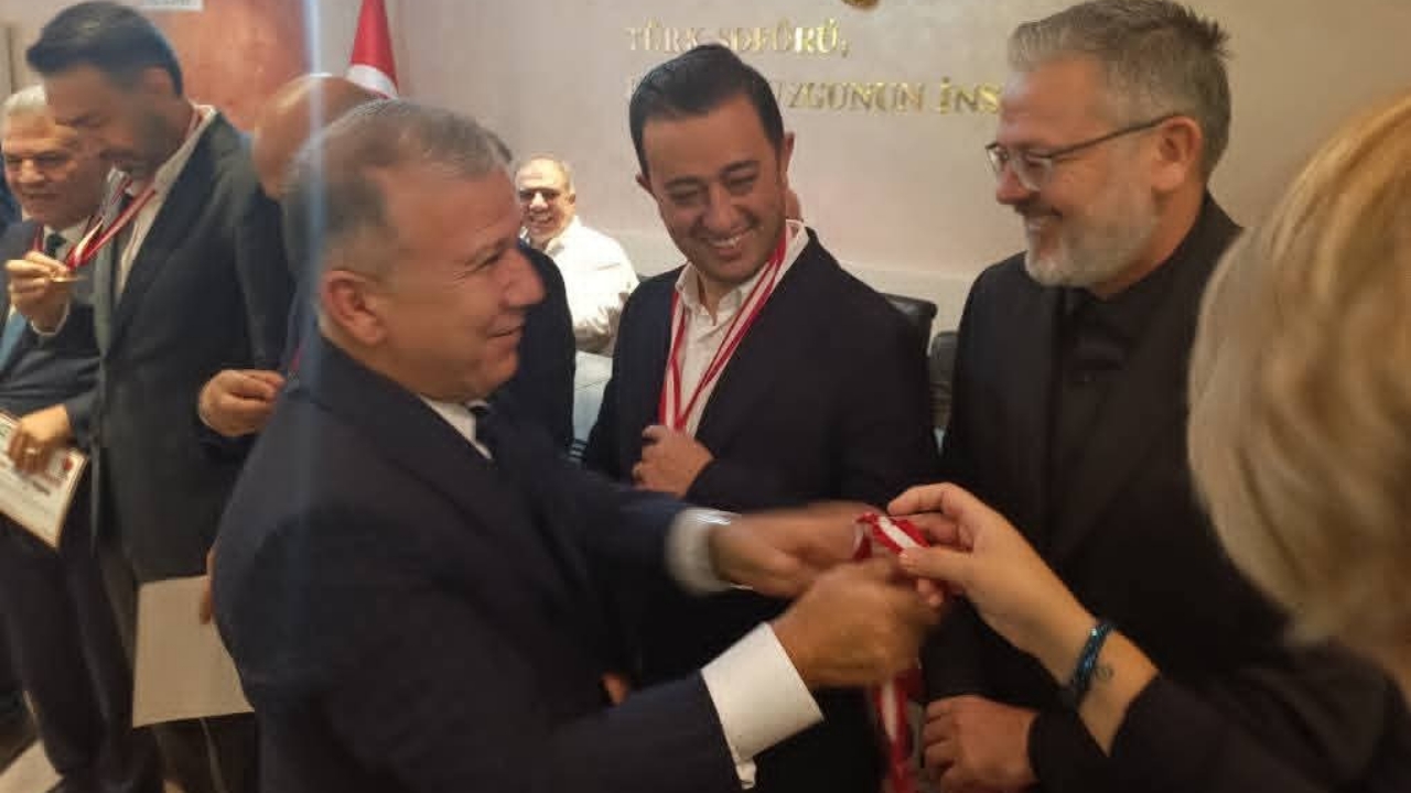 Picsart 25 11 03 03 52 55 022