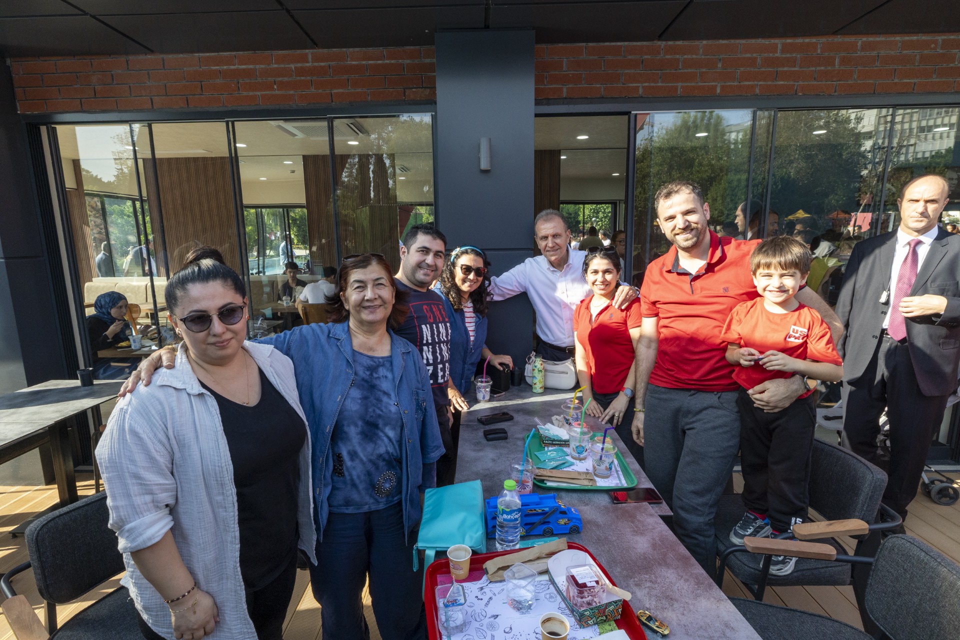 Thumbnail Başkan Seçer, Festi̇vali̇n Son Gününde Söyleşi̇lere Katildi (3)