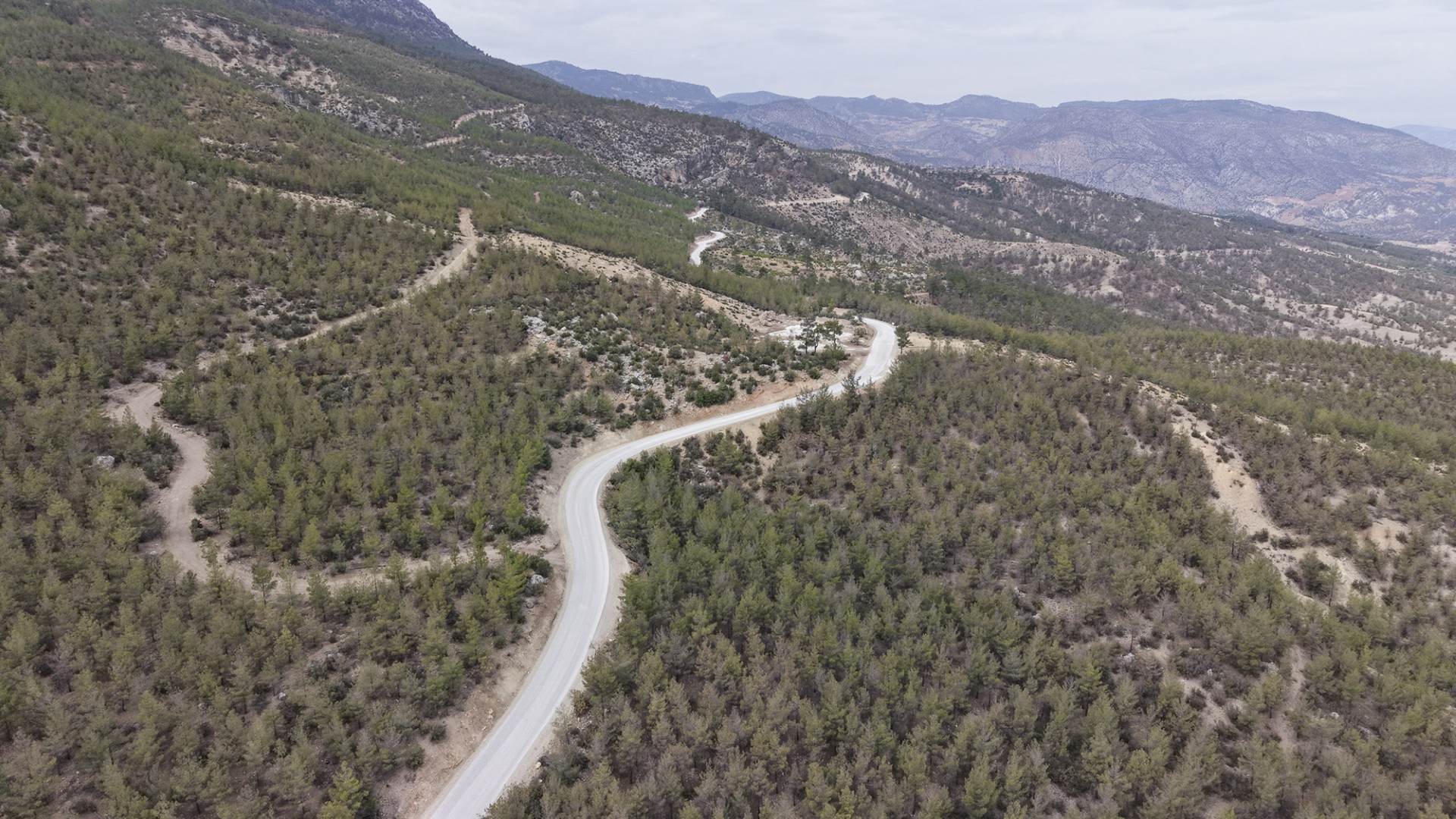 Thumbnail Büyükşehi̇r Beledi̇yesi̇, Mut’un En Ücra Köşeleri̇nde Yol Çalişmalarini S (4)