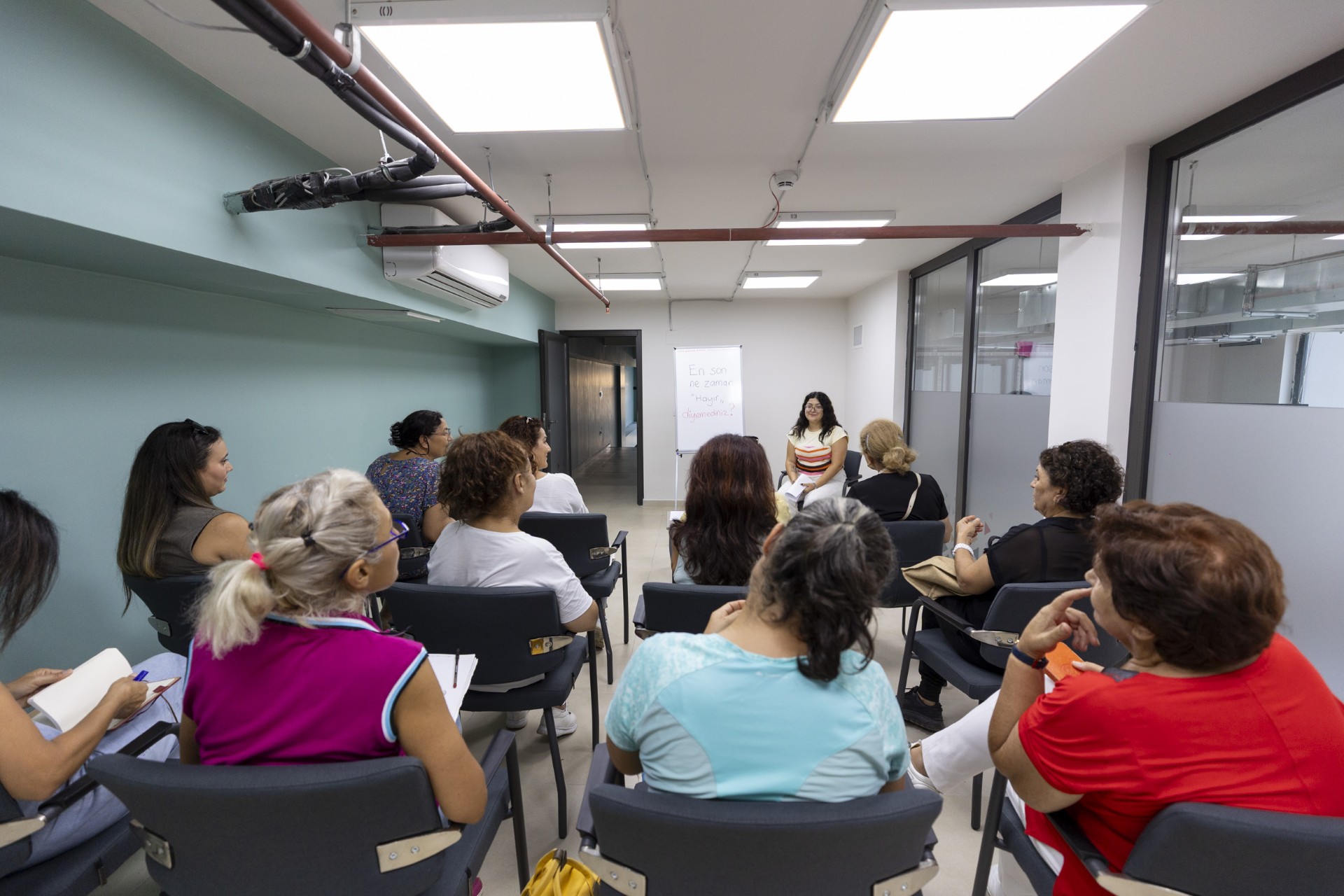 Thumbnail Büyükşehi̇r’den Kadinlar İçi̇n ‘Sağlikli Sinirlar Atölyesi̇’ (2)