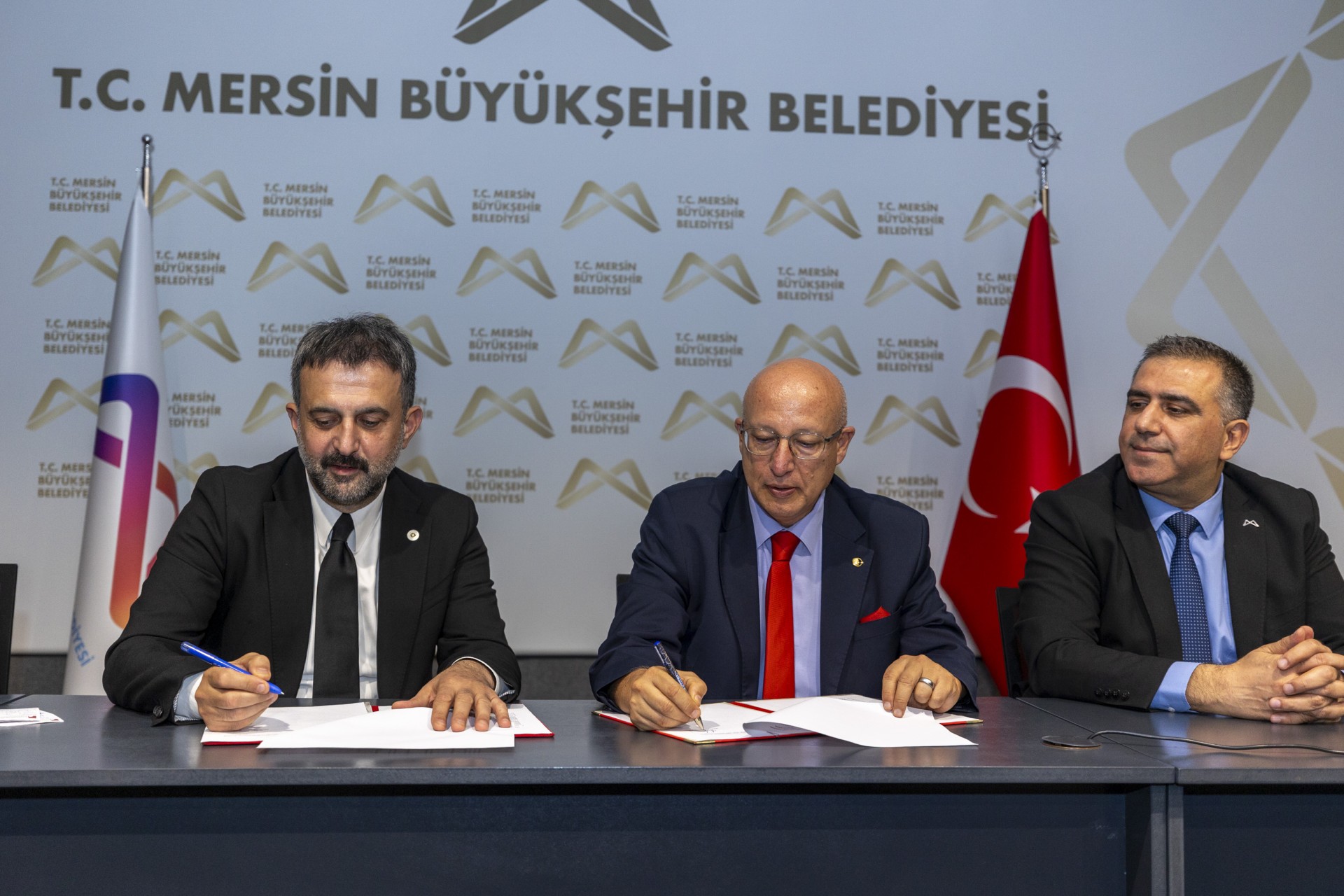 Thumbnail Mersi̇n Ve Ankara Kent Konseyleri̇ İş Bi̇rli̇ği̇ İçi̇n Masaya Oturdu (4)