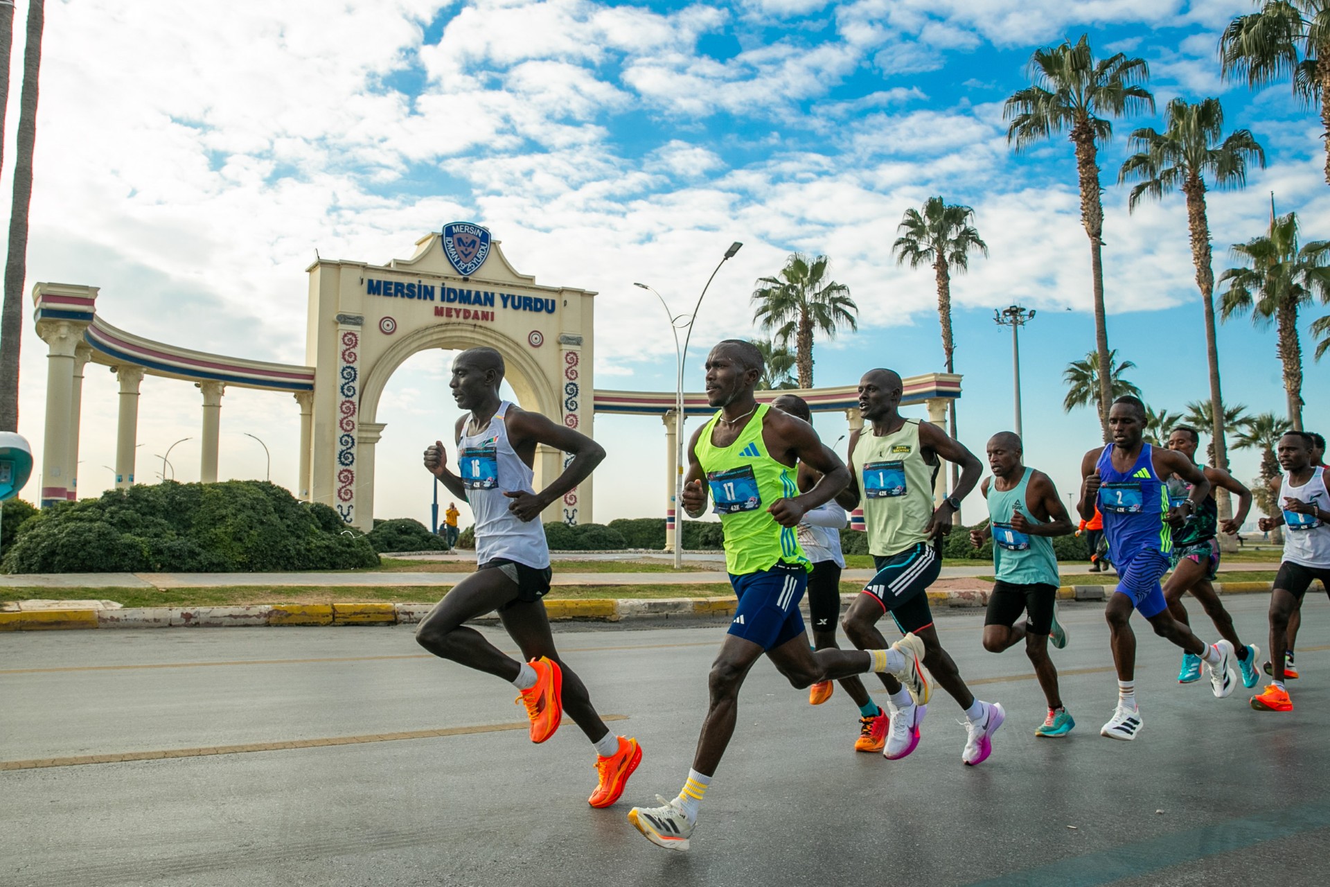 Thumbnail Sporun Bi̇rleşti̇ri̇ci̇ Gücü Mersi̇n Maratonu İle Vücut Buluyor (3)