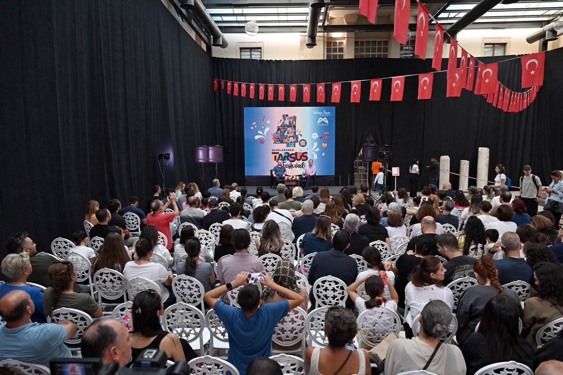 Thumbnail Uluslararasi Tarsus Festi̇vali̇’nde Bi̇lgi̇ Ve Tari̇h Dolu Bi̇r Gün Daha (1)