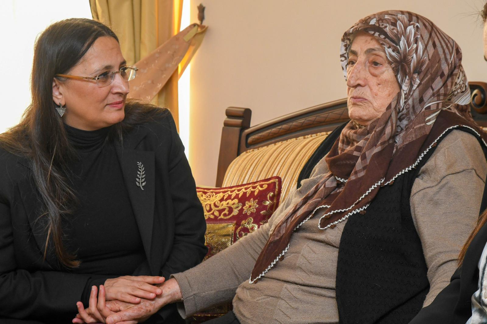 A0C6Dfb5 9068 4Cb8 94A0 1D257E2931D8