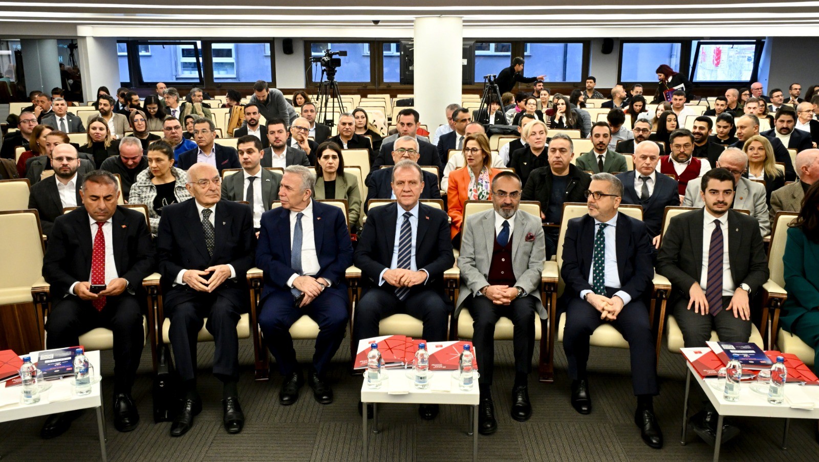 Thumbnail Başkan Seçer, ‘7. Ulusal Yerel Yöneti̇mler Sempozyumu’na Katildi (7)