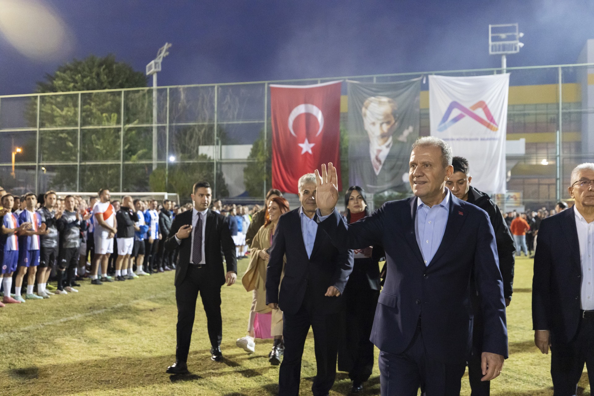 Thumbnail Başkan Seçer, ‘Mersi̇n Büyükşehi̇r Beledi̇yesi̇ 4. Bi̇ri̇mler Arasi Futbol Turnuvasi’nin Başl ( (4)-1