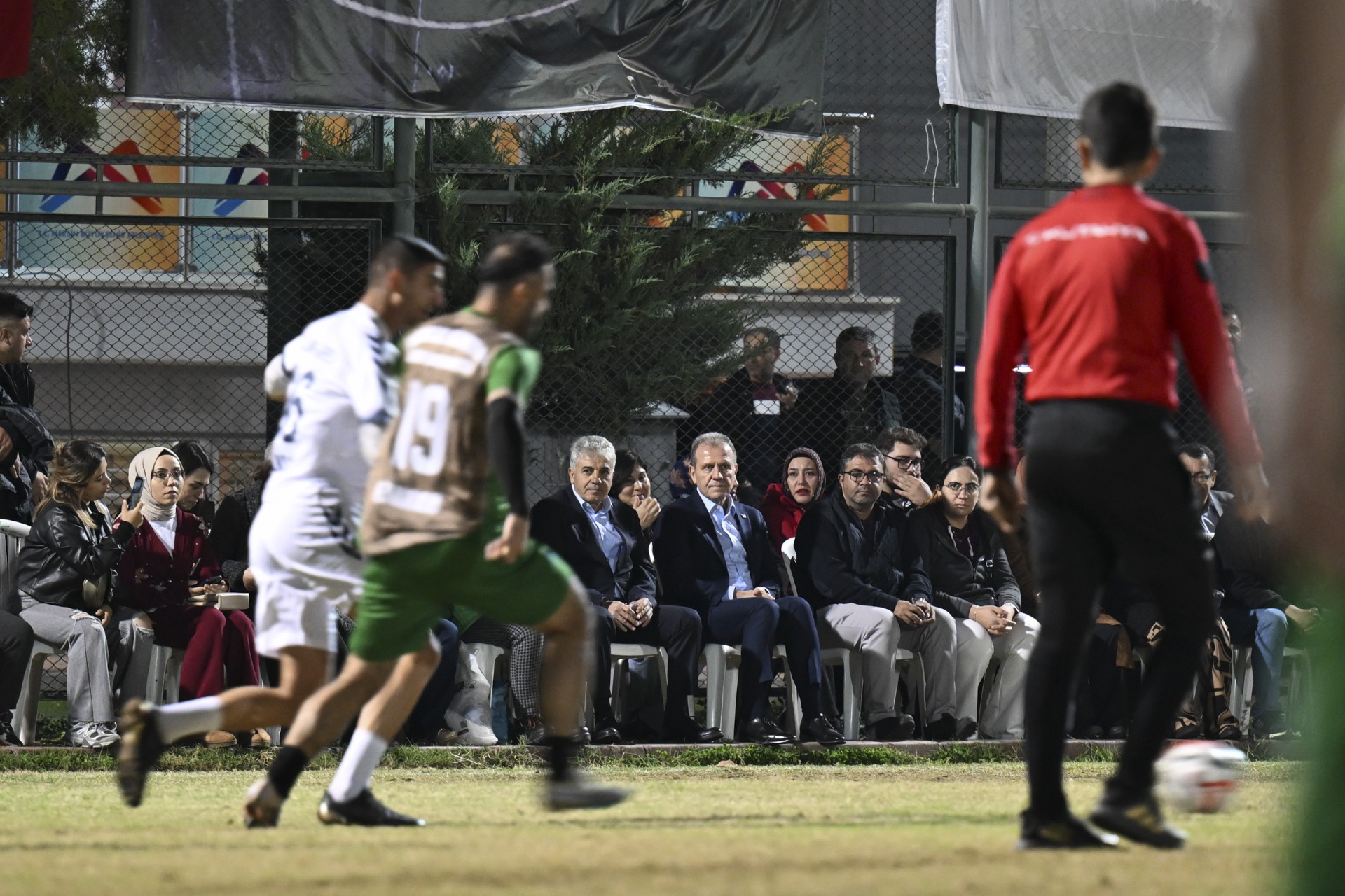 Thumbnail Başkan Seçer, ‘Mersi̇n Büyükşehi̇r Beledi̇yesi̇ 4. Bi̇ri̇mler Arasi Futbol Turnuvasi’nin Başl ( (9)