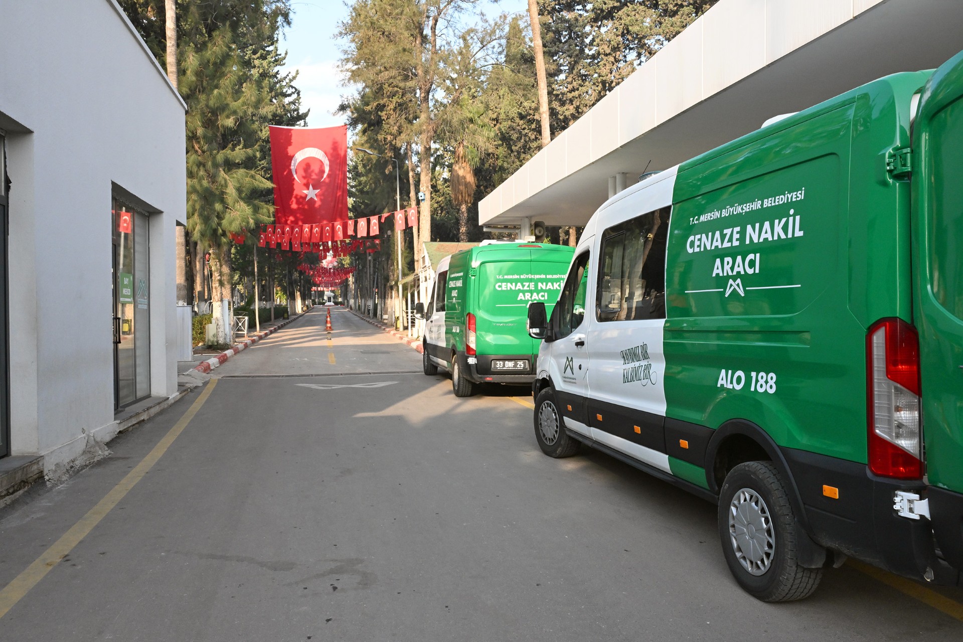 Thumbnail Büyükşehi̇r, 2025 Yilinda 15 Bi̇n Cenaze Hi̇zmeti̇ İle Vatandaşin Yaninda Oldu (4)-1