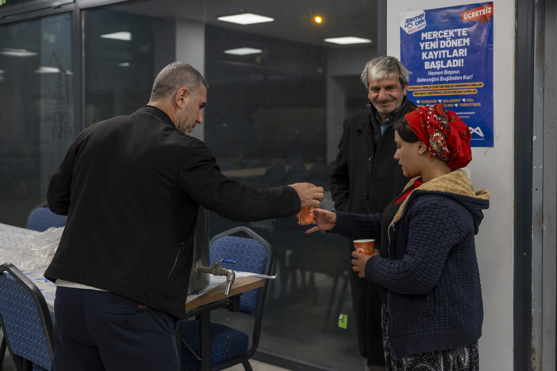 Thumbnail Büyükşehi̇r Emek Evi̇ Emekçi̇lere Sicak Bi̇r Durak Oluyor (3)