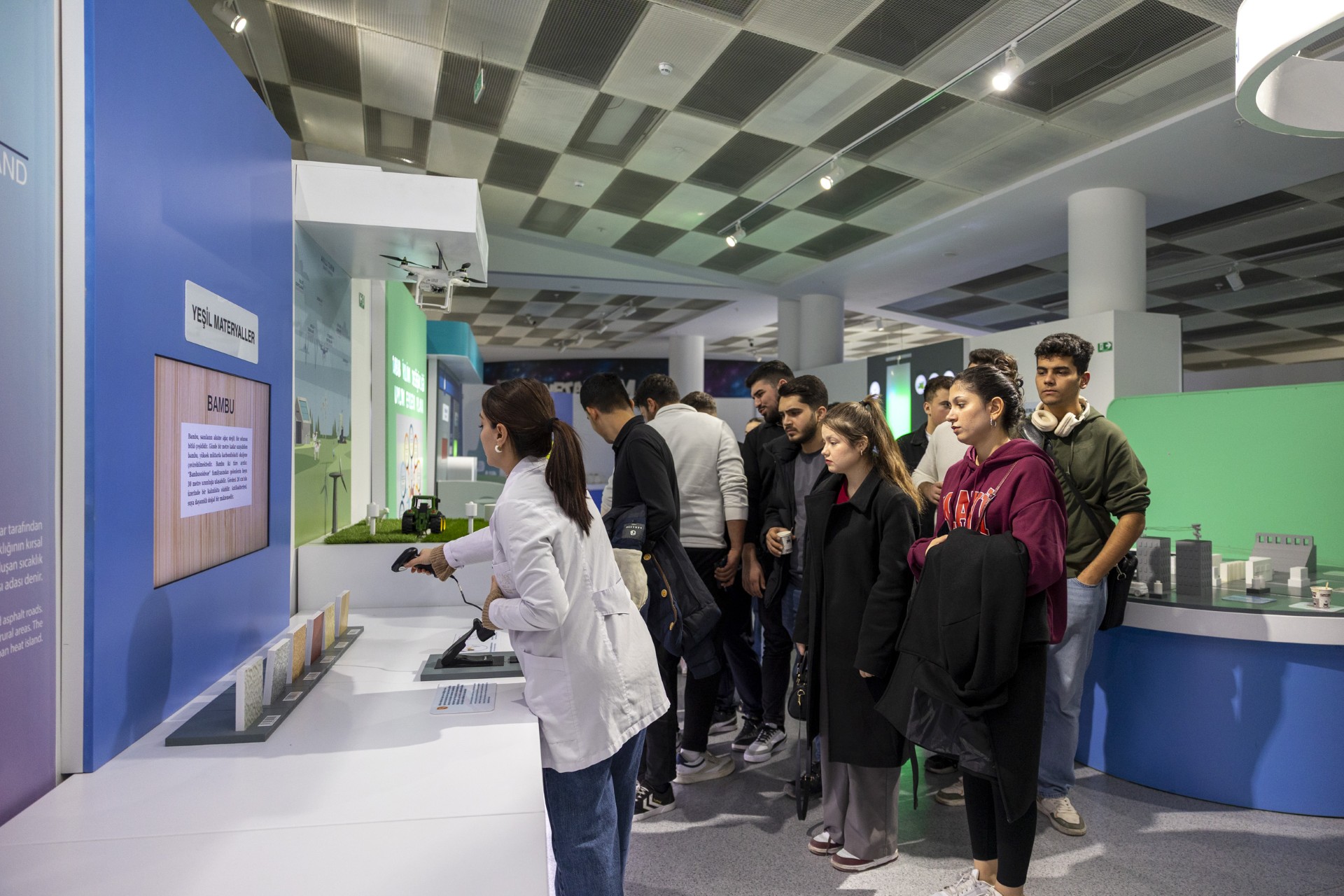 Thumbnail Büyükşehi̇r Mercan Bi̇li̇m Merkezi̇, Tarsus Üni̇versi̇tesi̇ Öğrenci̇leri̇ni̇ Ağirladi (3)