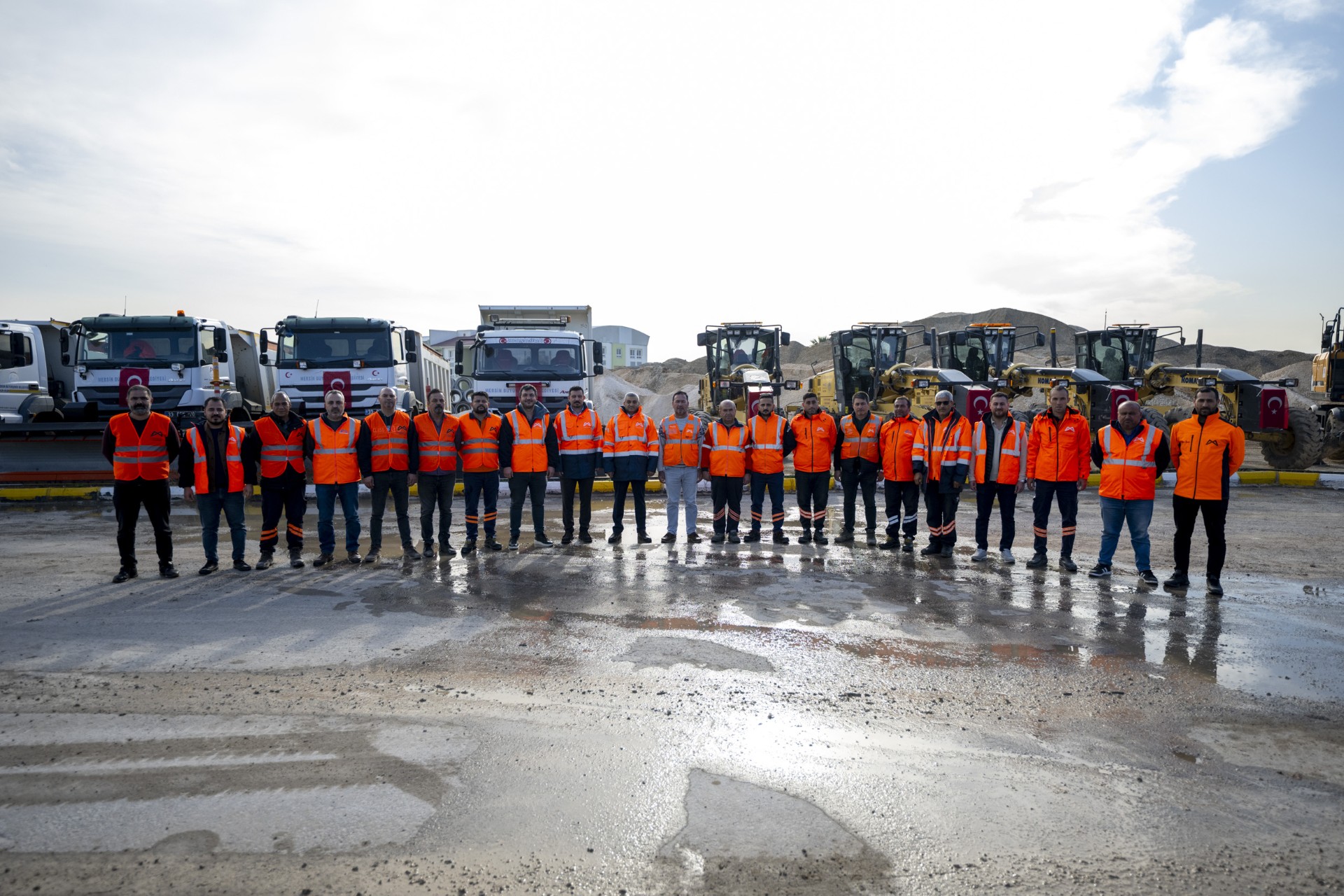 Thumbnail Büyükşehi̇r Olumsuz Hava Koşullarina Karşi 724 Göreve Hazir (2)