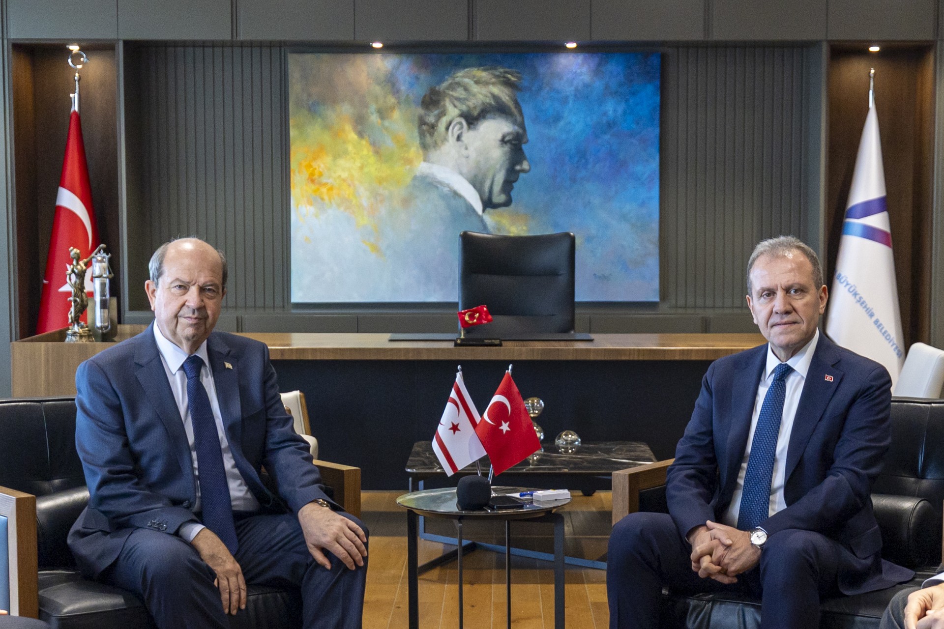 Thumbnail Kktc’ni̇n 5. Cumhurbaşkani Tatar’dan Başkan Seçer’e Zi̇yaret (1)