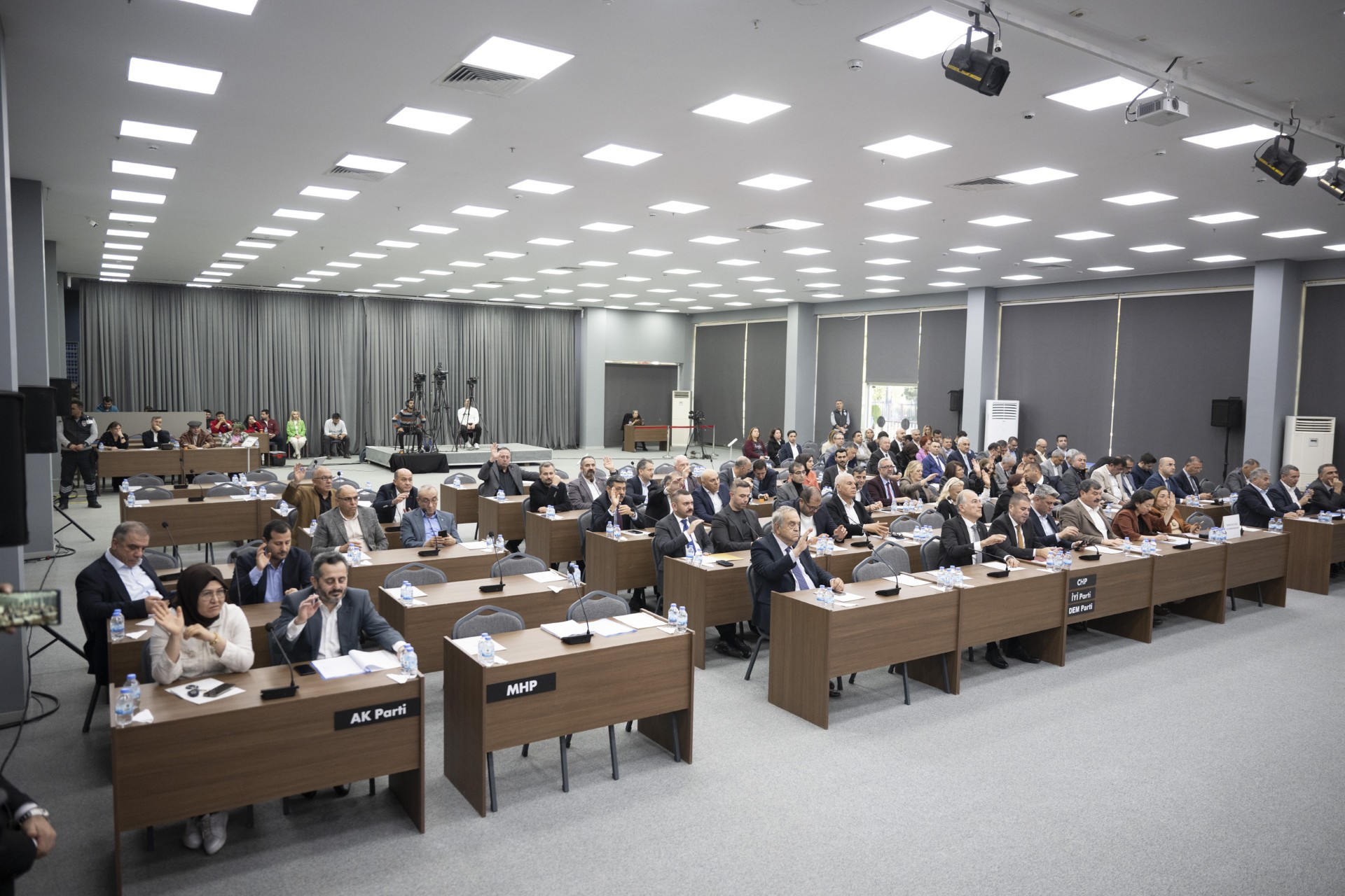 Thumbnail Mersi̇n Büyükşehi̇r Beledi̇ye Mecli̇si̇’ni̇n Aralik Ayi 2. Bi̇rleşi̇mi̇ Gerçekleşti̇ri̇ldi̇ (3)