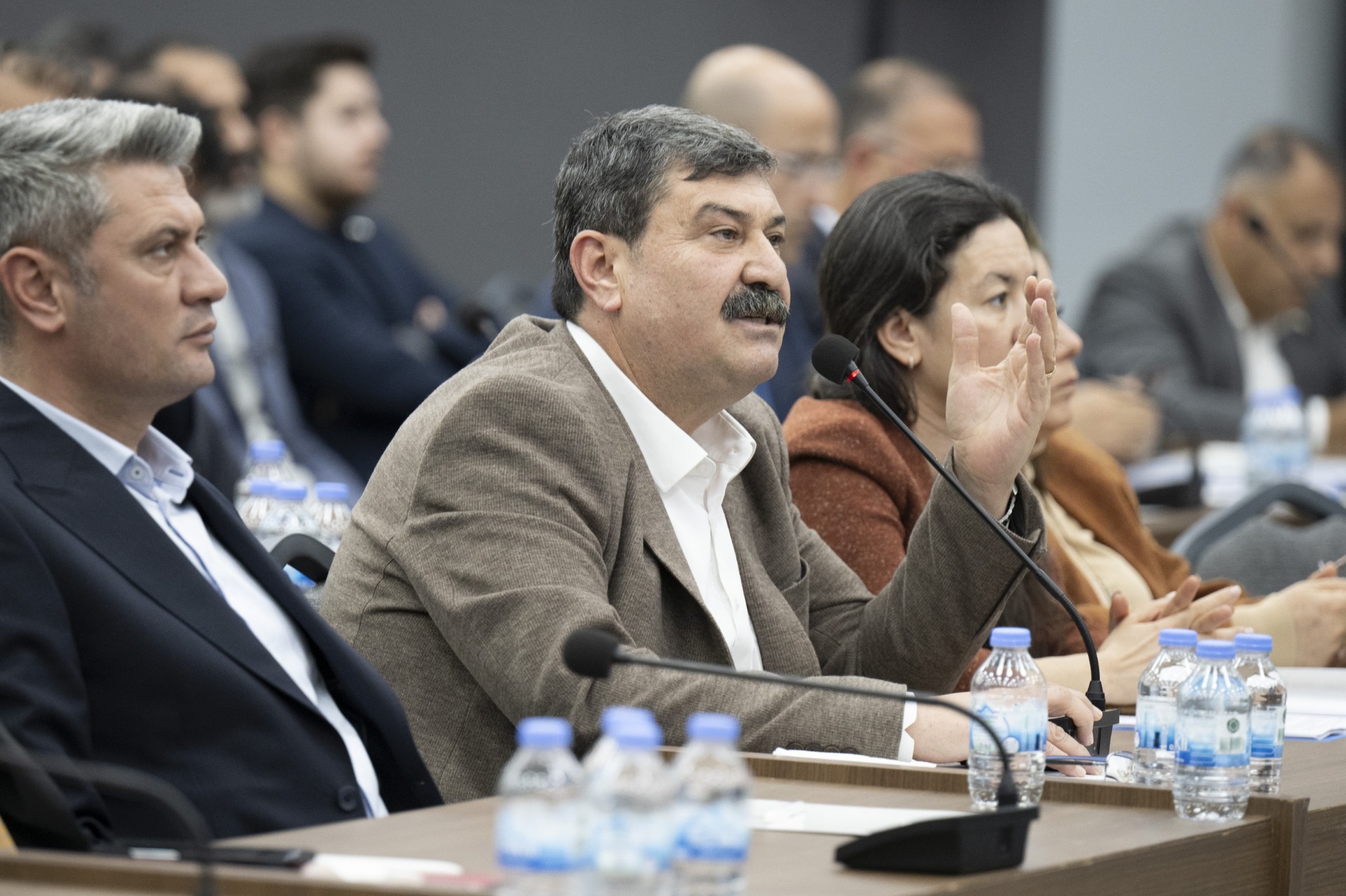 Thumbnail Mersi̇n Büyükşehi̇r Beledi̇ye Mecli̇si̇’ni̇n Aralik Ayi 2. Bi̇rleşi̇mi̇ Gerçekleşti̇ri̇ldi̇ (5)