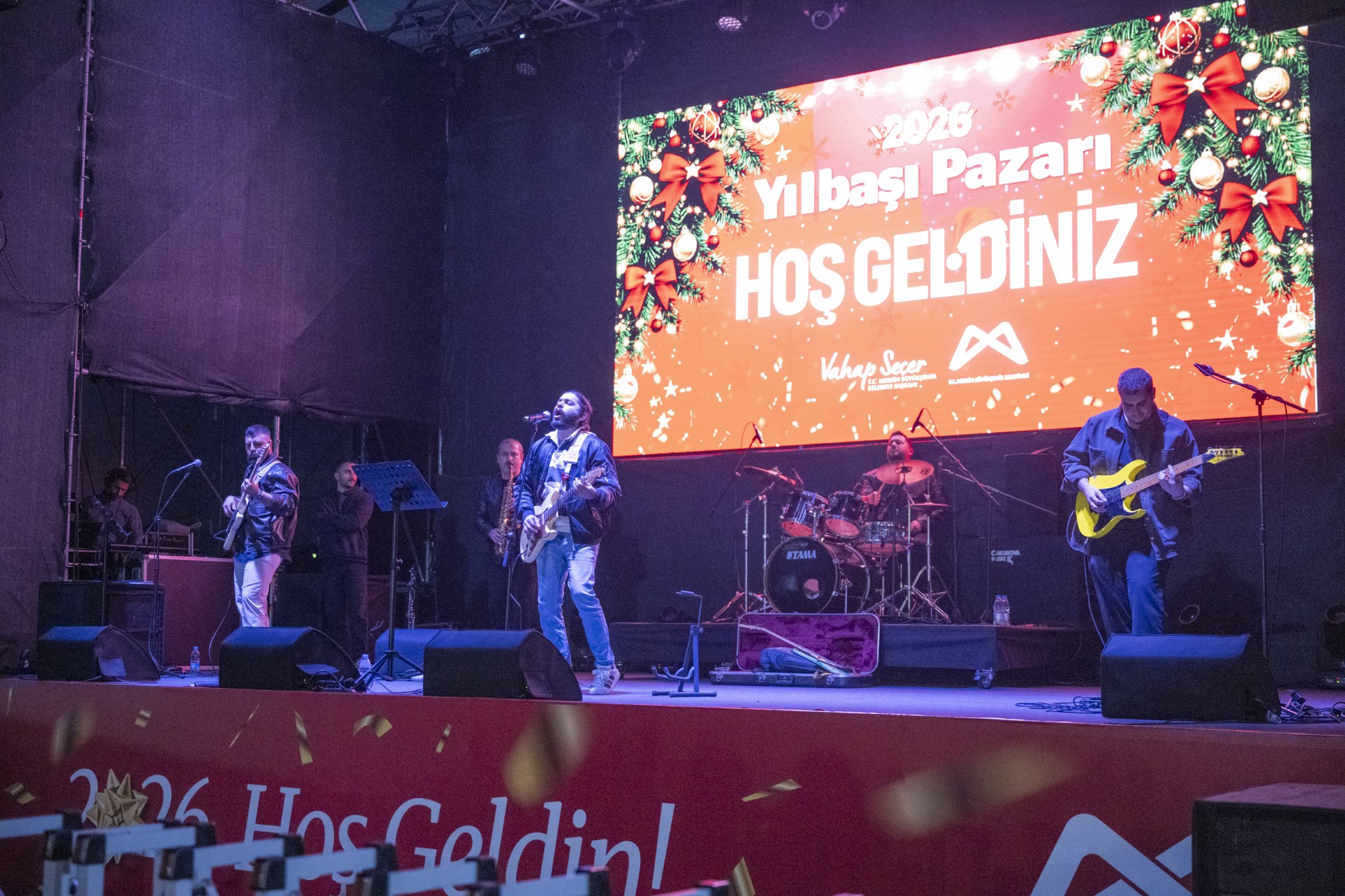 Thumbnail Yeni̇ Yil Coşkusunun Adresi̇ Büyükşehi̇r’i̇n Yilbaşi Pazari (4)