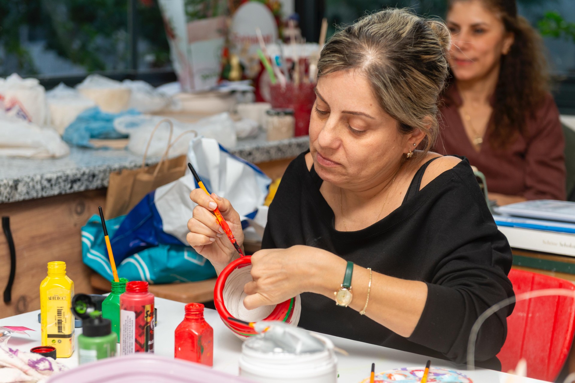 Thumbnail Yenişehir Belediyesinin Kadınlara Yönelik Seramik Eğitimleri Başladı (4)