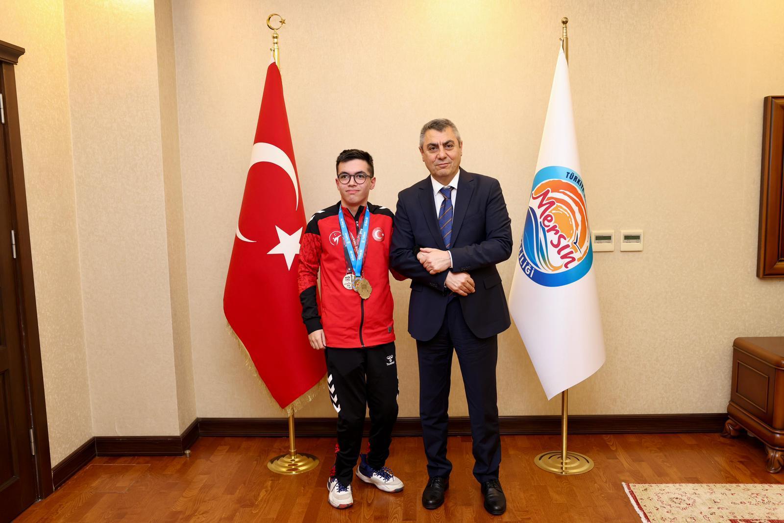 4E78817B 4108 4C4F 8623 Bdd26C1720D7