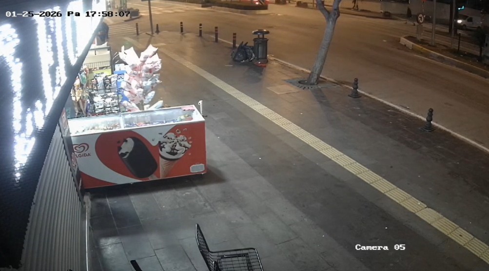 Manavgat'ta motosikletin çarptığı yaya ağır yaralandı