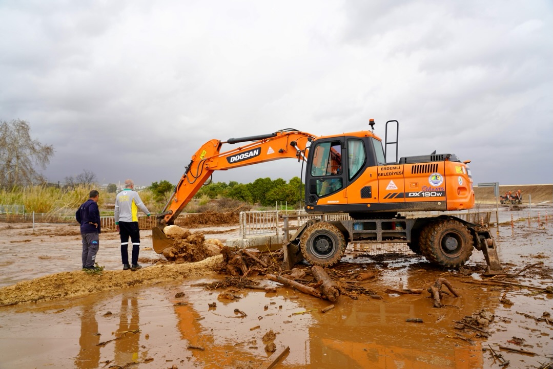 Erdemli Camur Seli 2