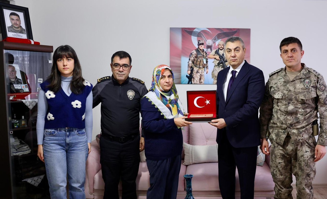 Sehitlerin Ailelerine Anlami Ziyaret