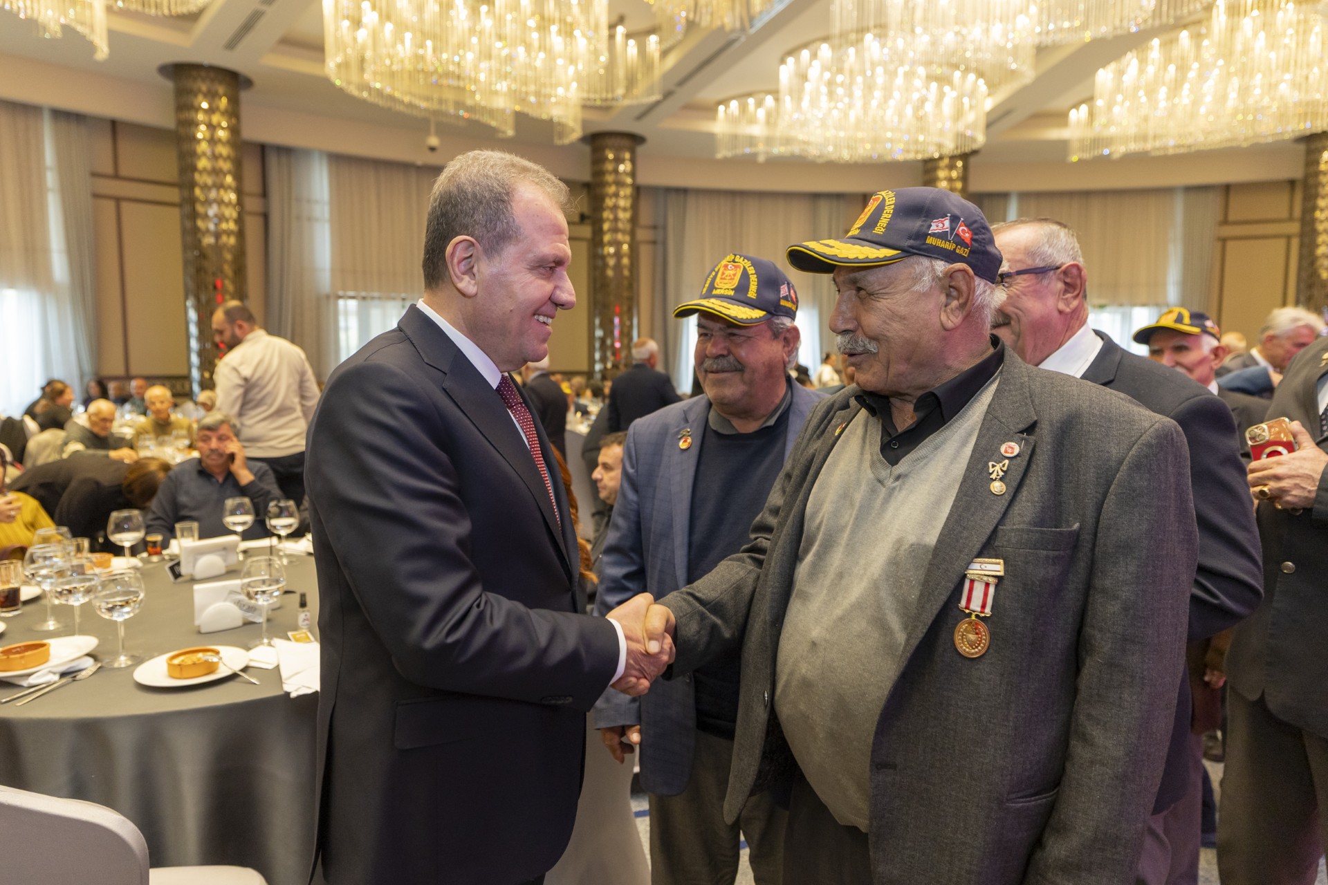 Thumbnail Başkan Seçer Ve Meral Seçer, Şehi̇t Ai̇leleri̇ Ve Gazi̇lerle Buluştu (4)