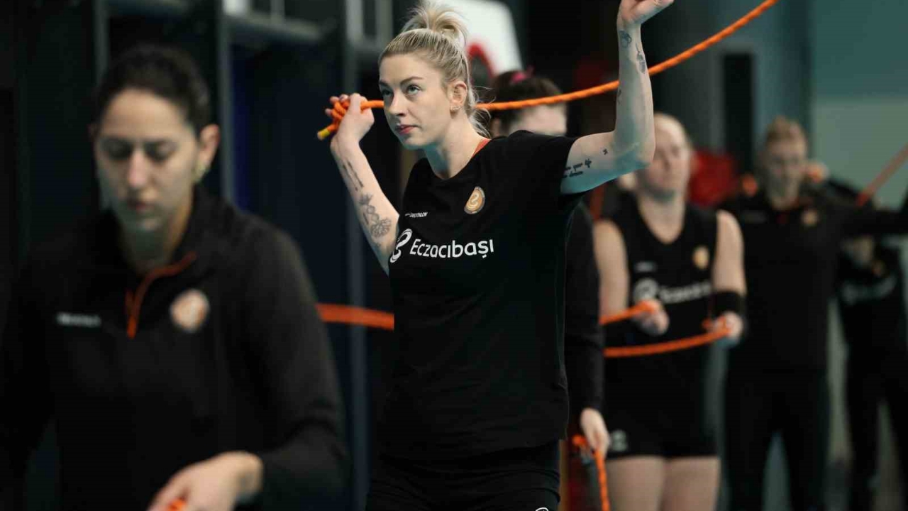 Picsart 26 02 03 20 31 25 300