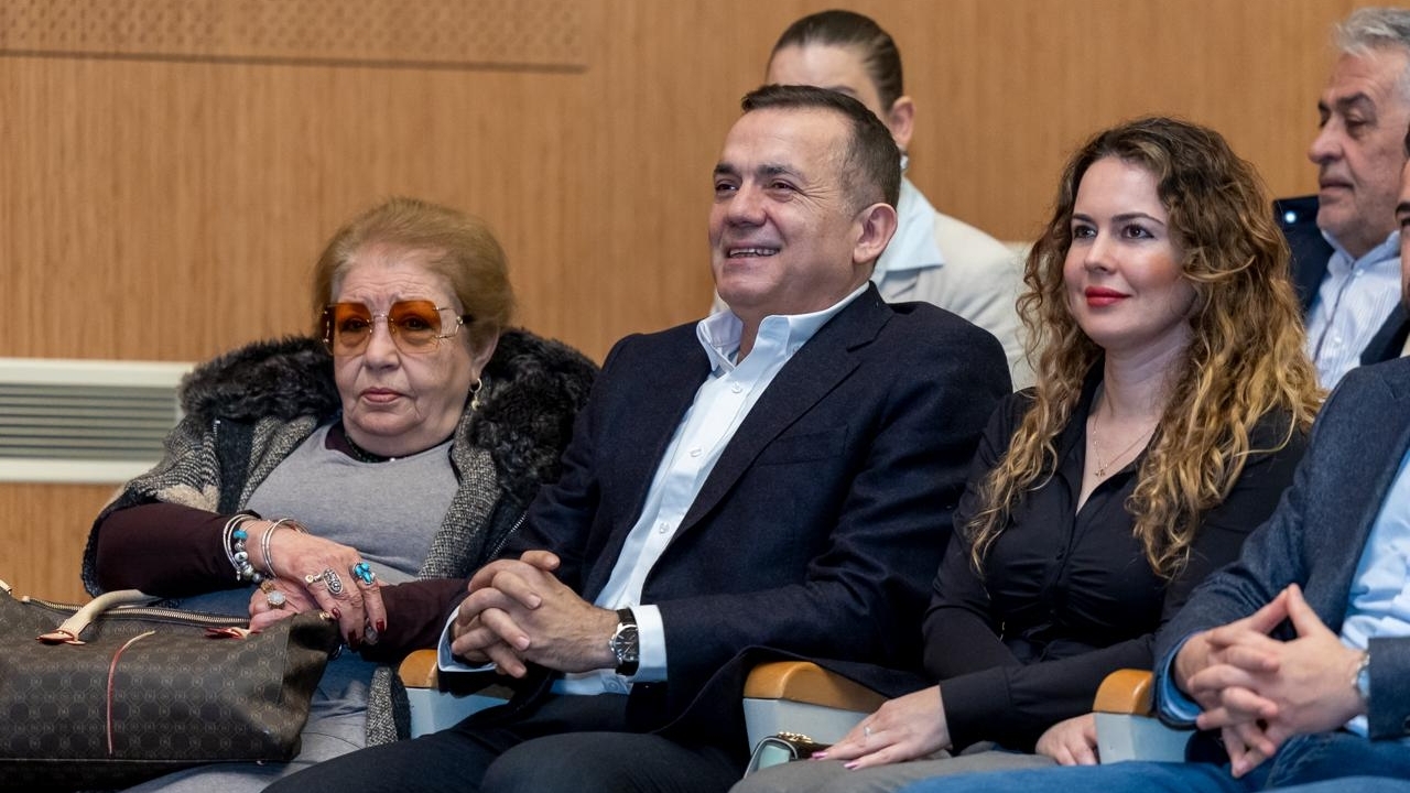 Picsart 26 02 23 00 04 55 681