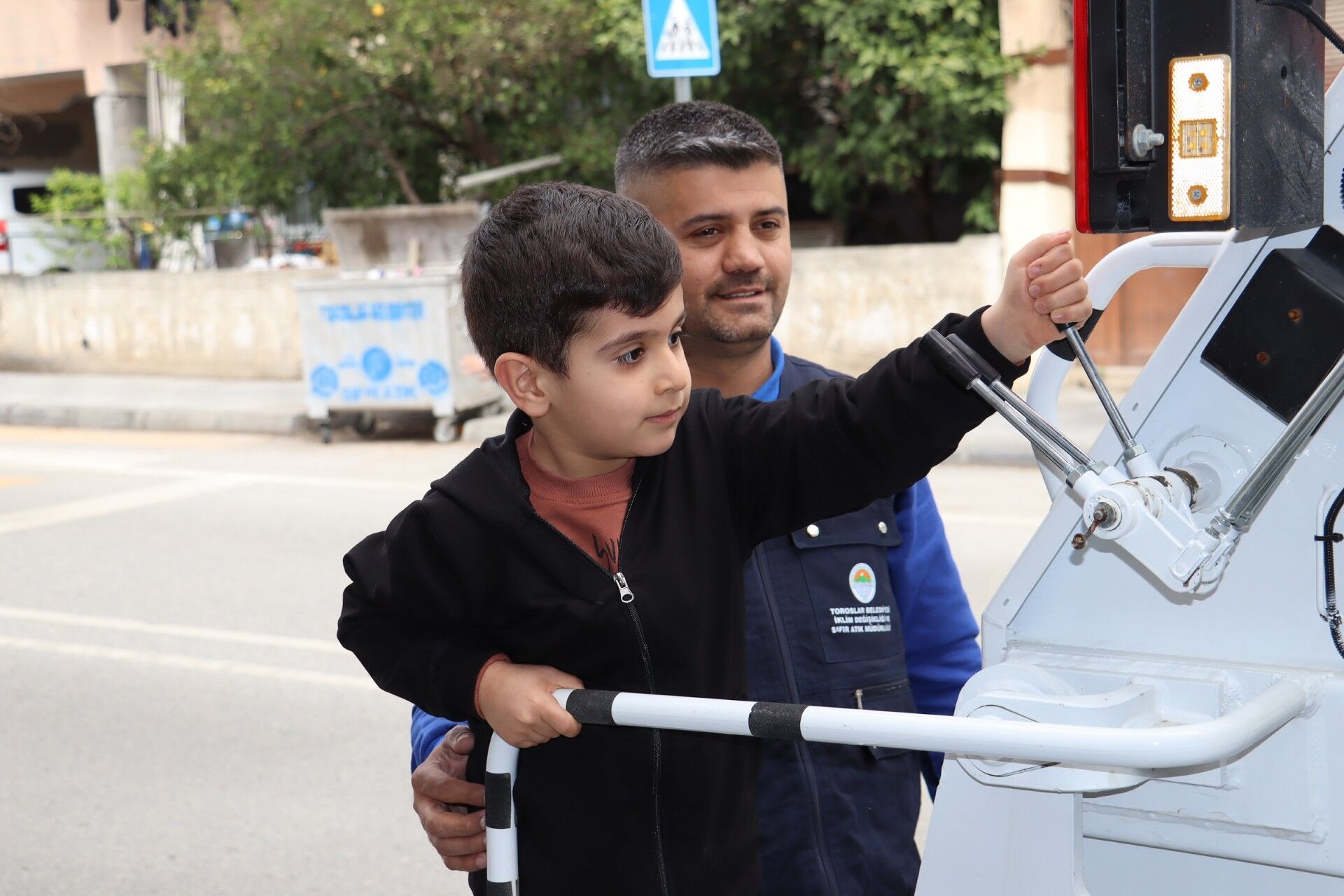 357030F5 68D8 4Cd7 B322 4428Abaeb5B7