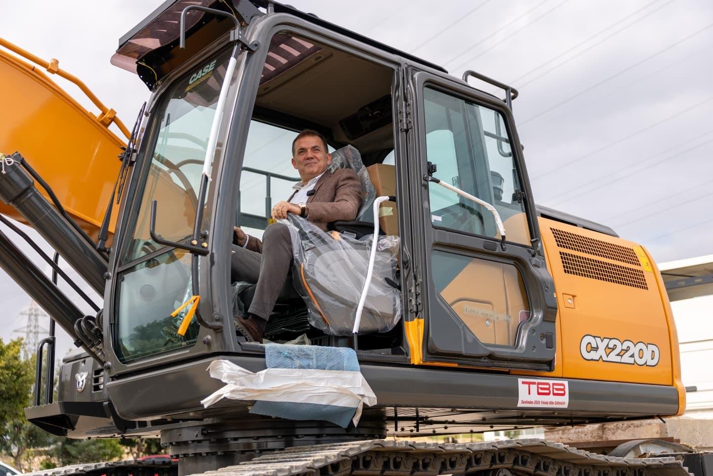 Yenişehir Belediyesine TBBden Dev Ekskavatör Hibesi