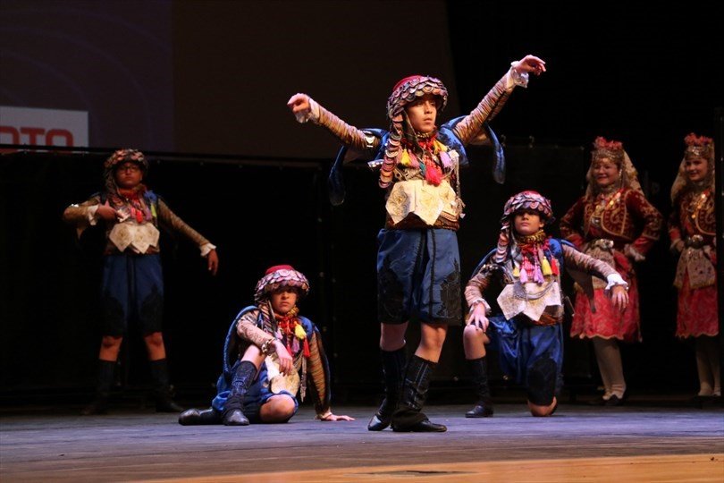Halk oyunlarında yıldızlar Denizli’de sahne alacak