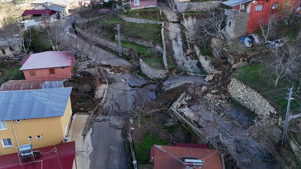 Mersin'deki heyelan bölgesi havadan görüntülendi