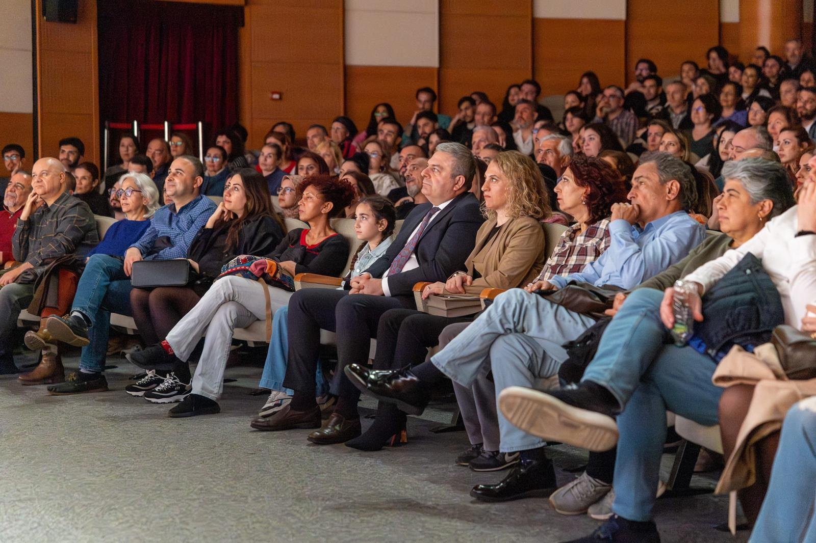 Yenişehir’de Dünya Tiyatro Günü Sanat Şöleniyle Kutlandı