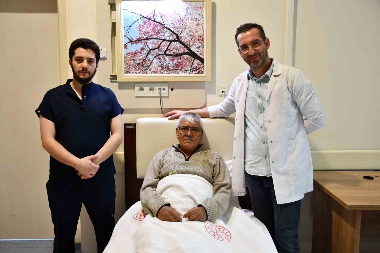 Alanya'da ULAR ameliyatıyla zorlu tümörde bağırsak devamlılığı korundu