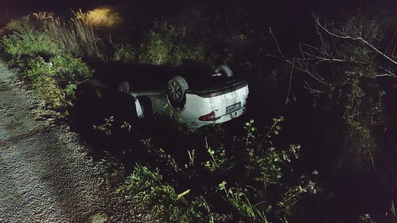 Antalya'da otomobil sulama kanalına uçtu, sürücüsü kayıplara karıştı