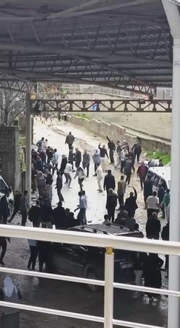 Bayram günü mahalle savaş alanına döndü: 3 ölü, 22 yaralı