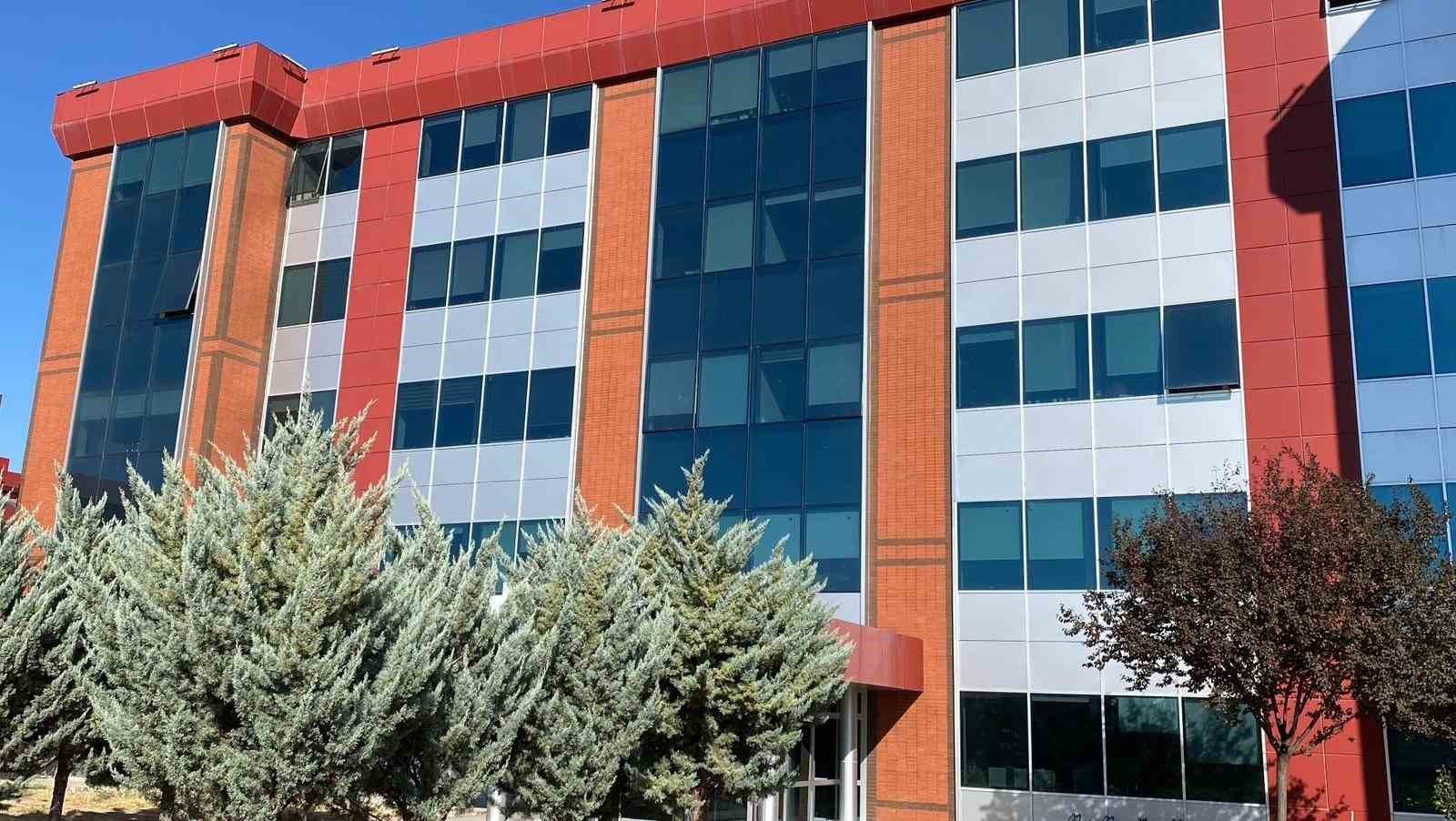 Burdur Mehmet Akif Ersoy Üniversitesi'nde taciz içerikli mesajlara meslekten ihraç