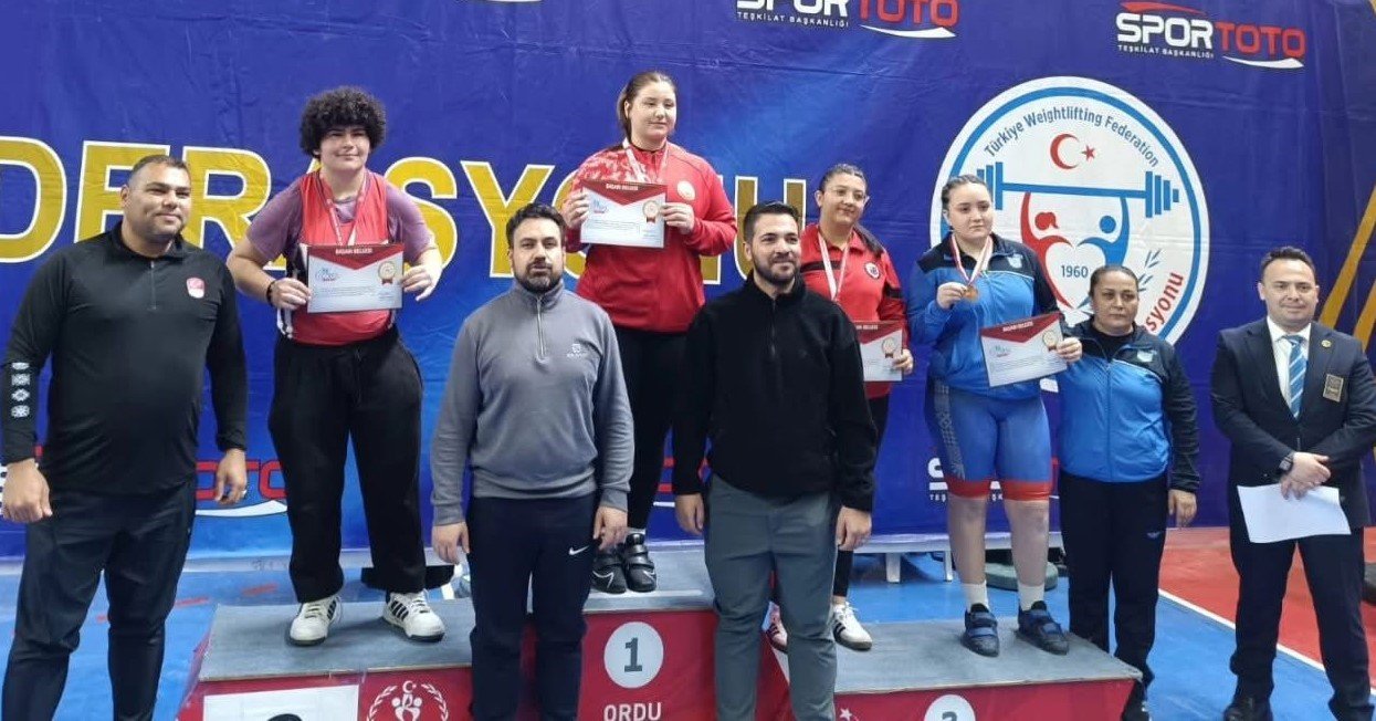 Burdurlu genç halterci, Türkiye ikincisi oldu