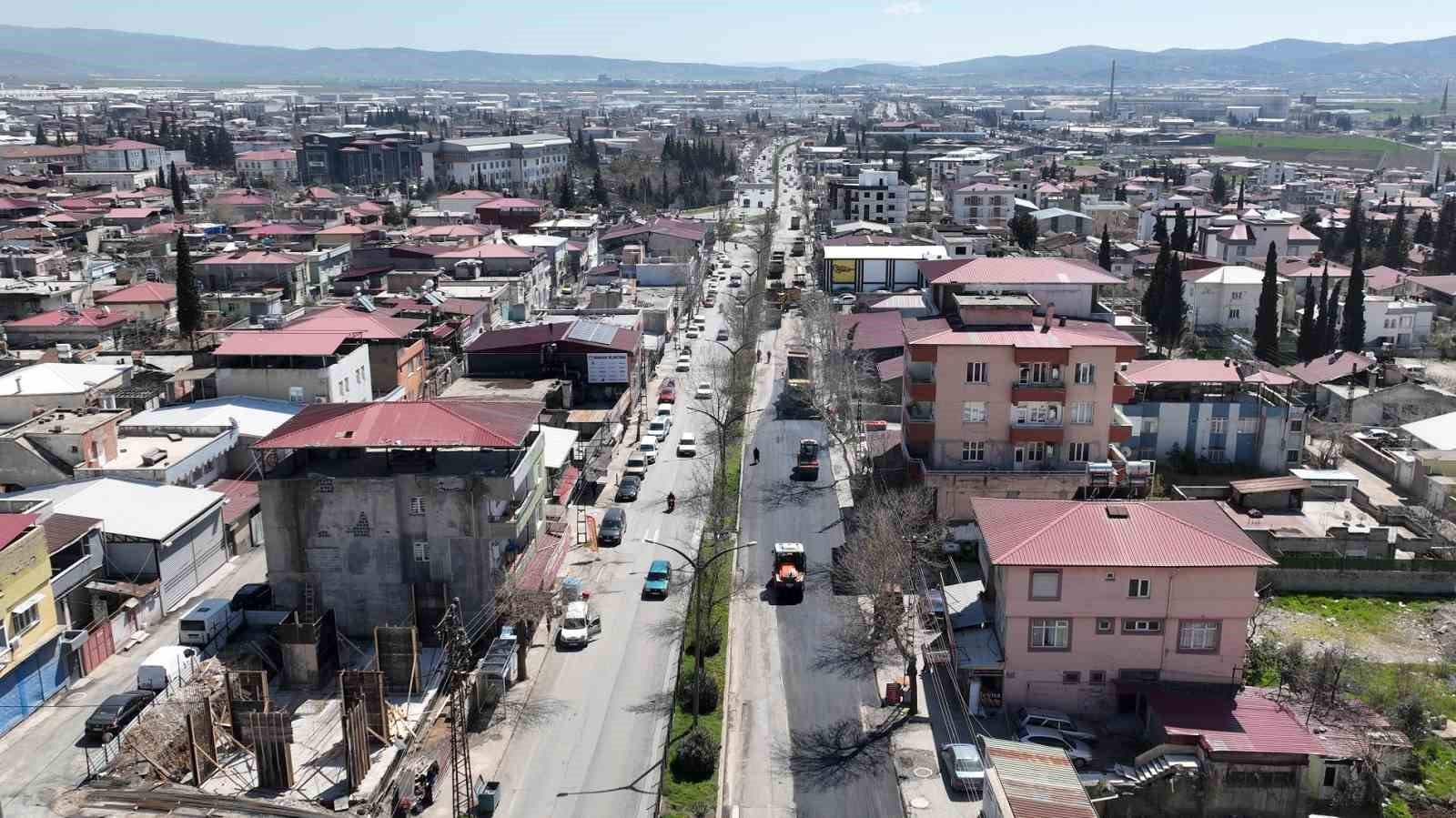 Kahramanmaraş'ta asfalt mesaisi sürüyor