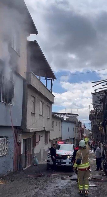 Kahramanmaraş'ta ev yangını: 1 yaralı