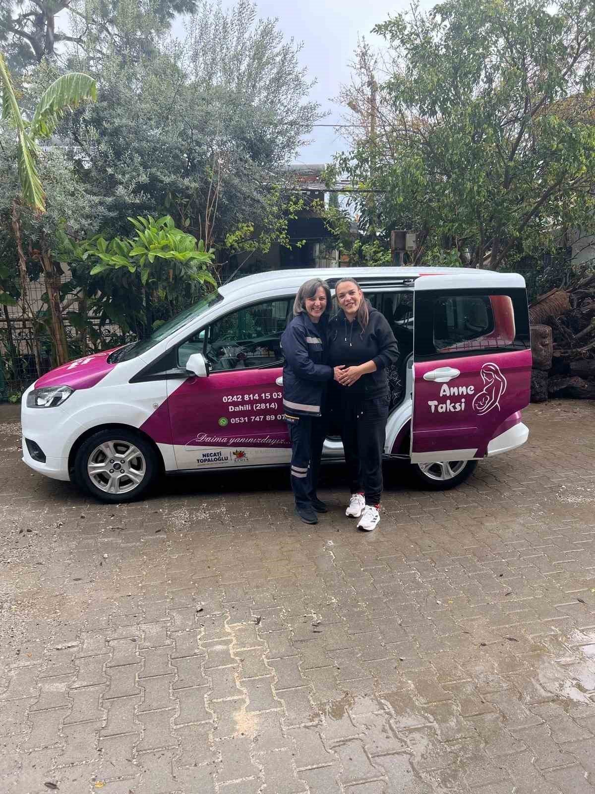 Kemer'de 'Anne Taksi' hizmet vermeye başladı