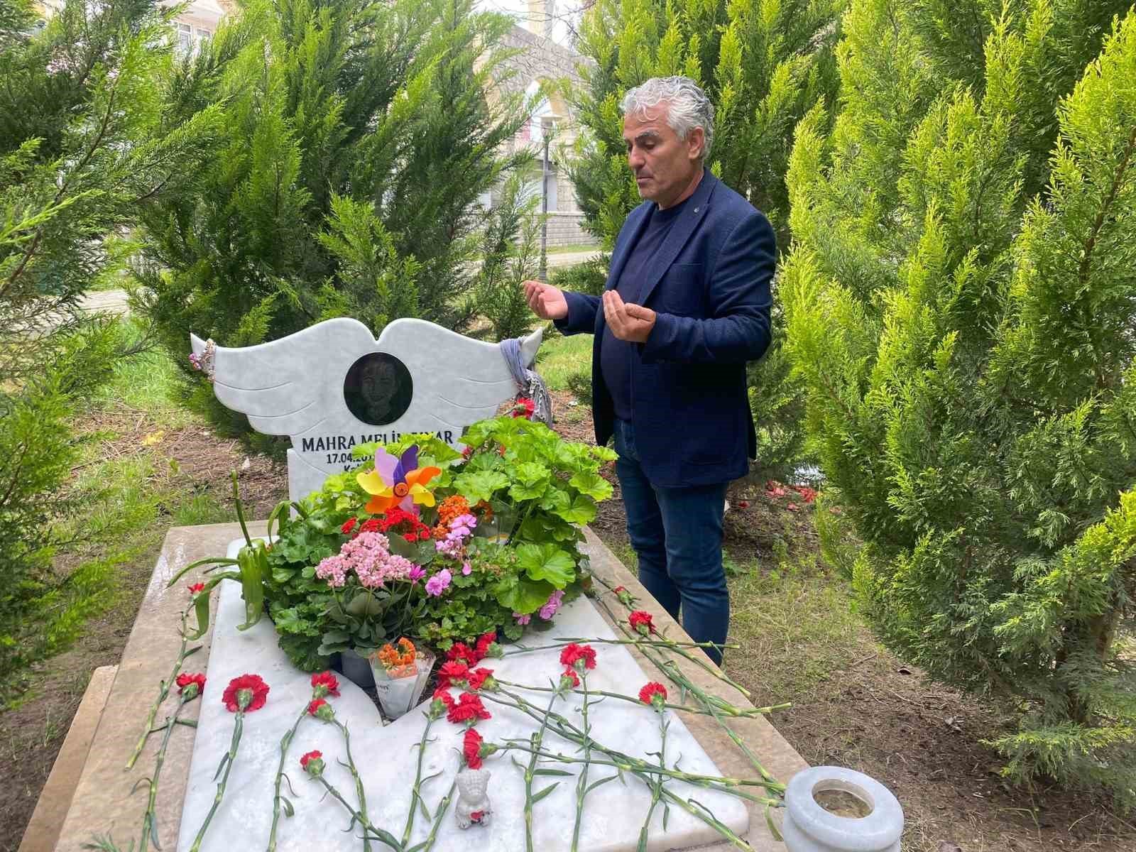 Köpek saldırısıyla hayalleri yarım kalan 10 yaşındaki Mahra'ya mezarı başında buruk anma