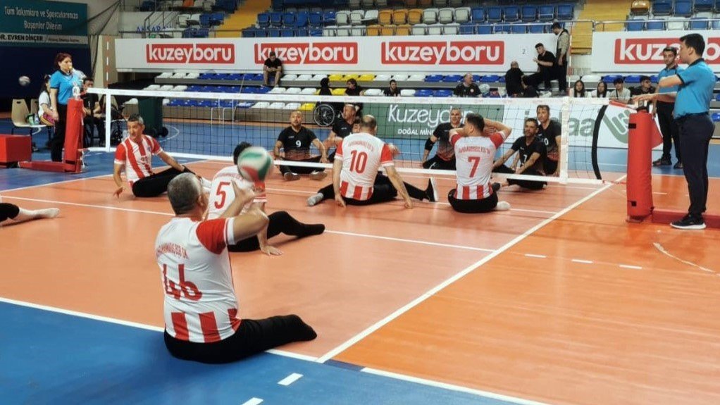 Oturarak Voleybol Süper Lig'inde Büyükşehir Belediyespor rüzgârı