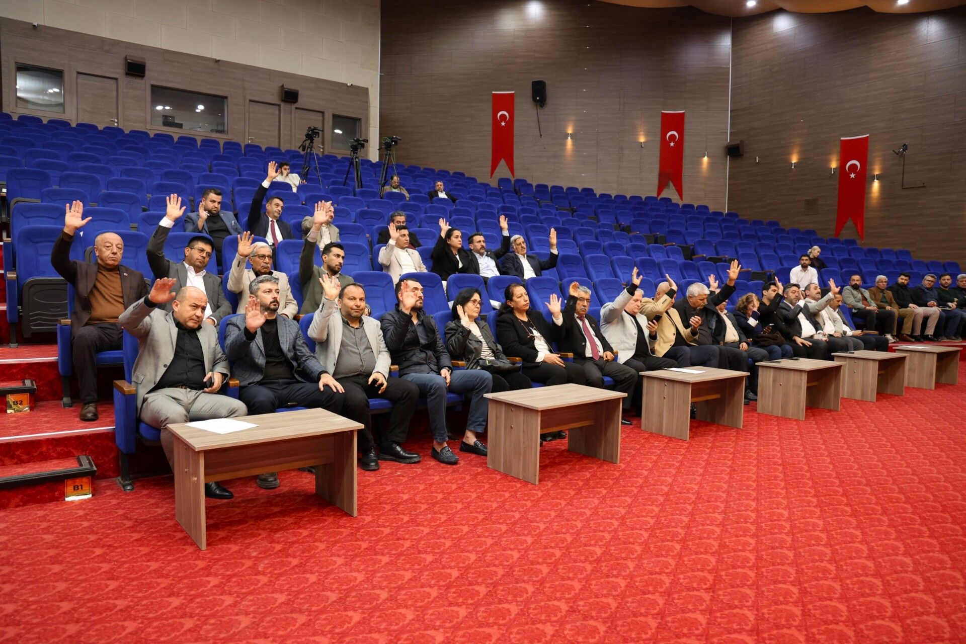 F829A23C E451 4627 9059 3181F5Fb2302